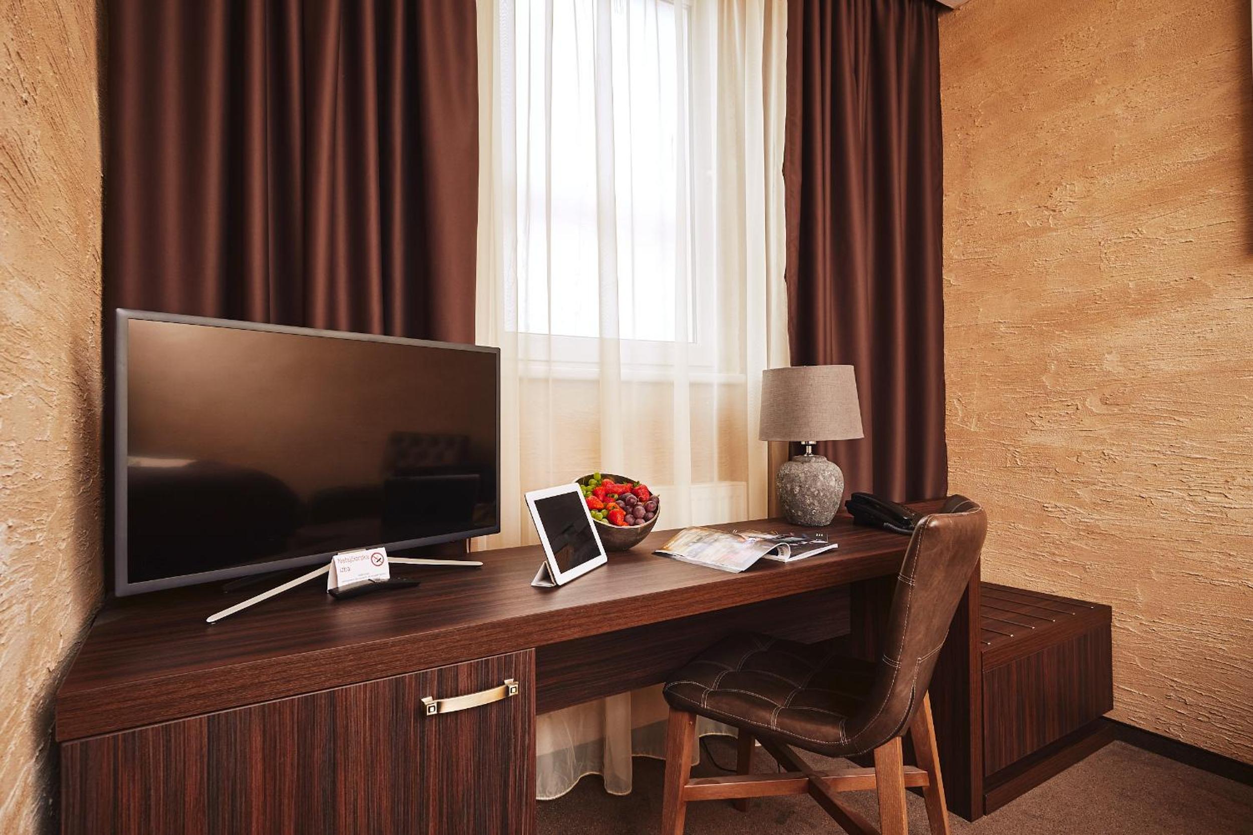 Business Double Room - Photo 22
