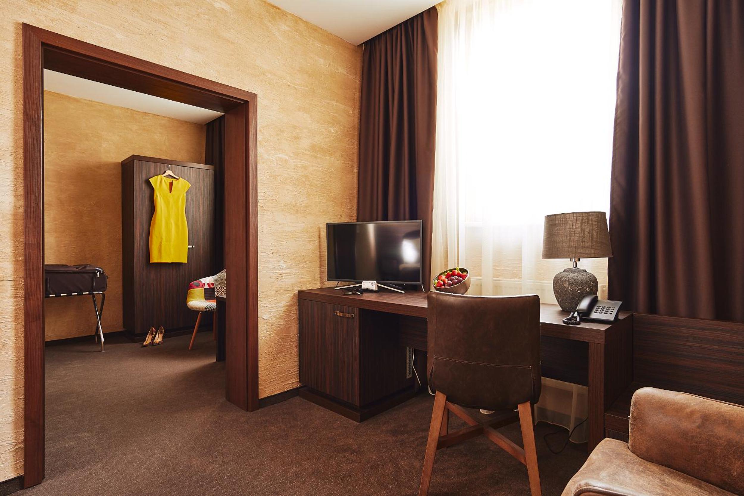 Business Double Room - Photo 11