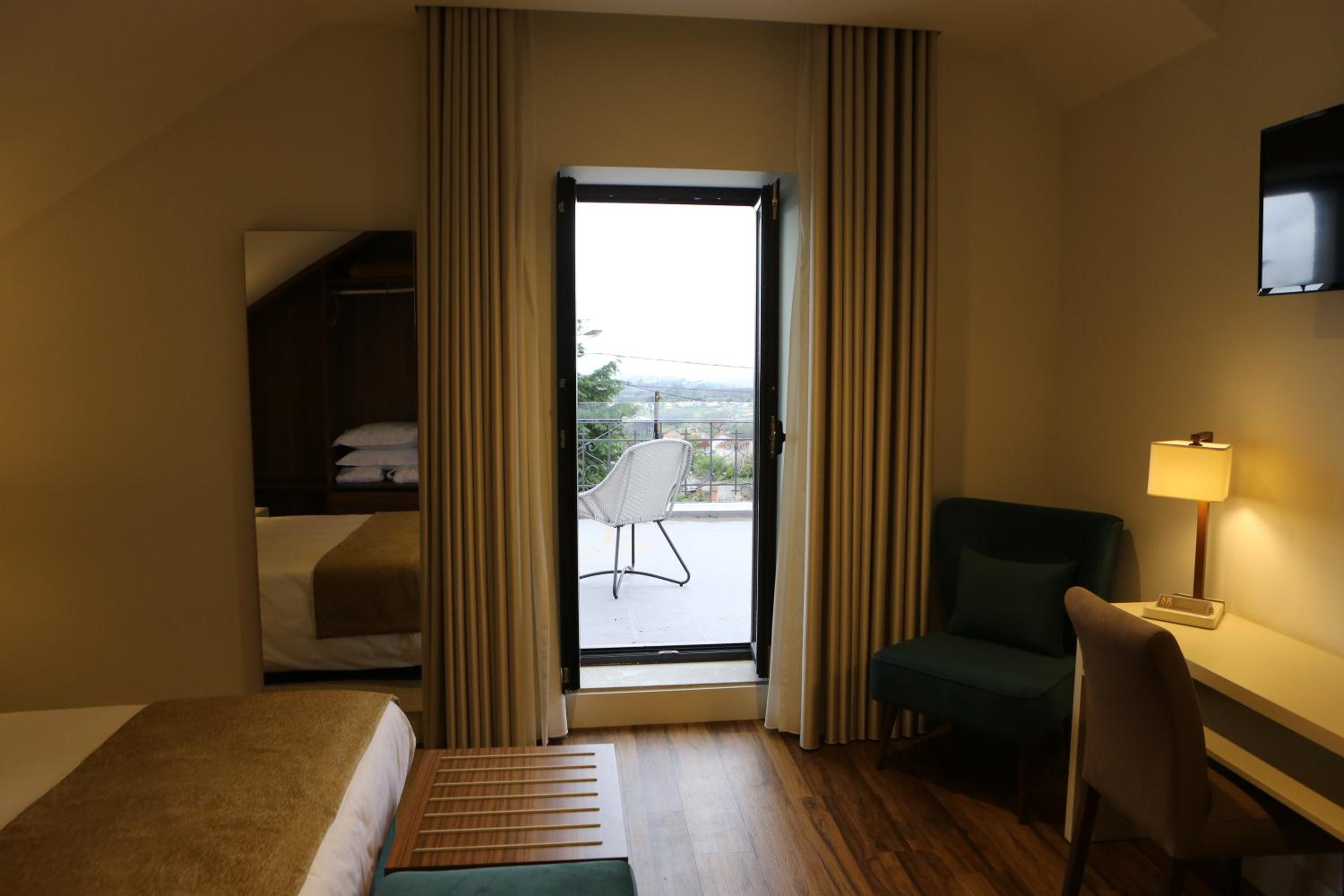 Double Room with Terrace - Photo 6