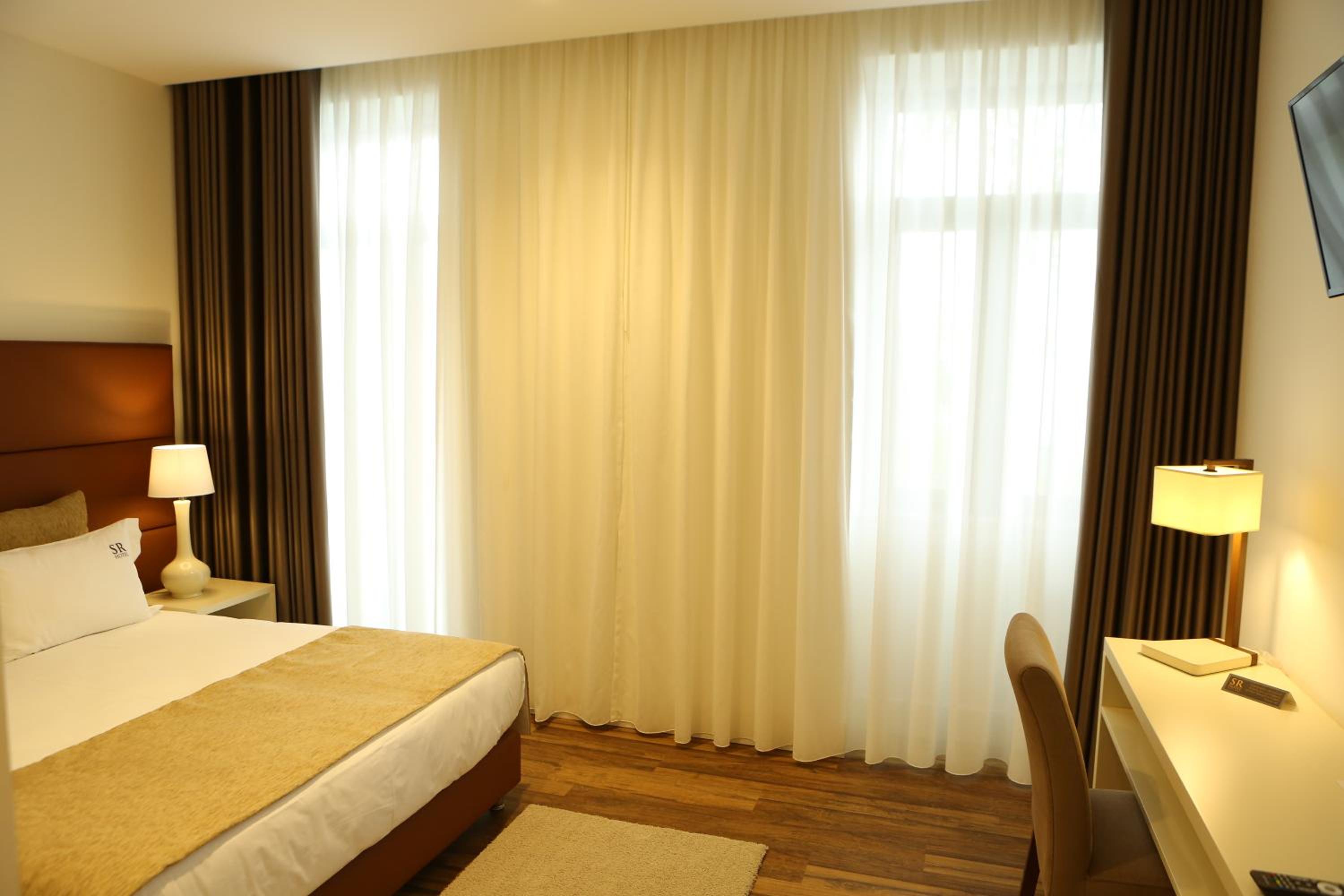Standard Double Room - Photo 12