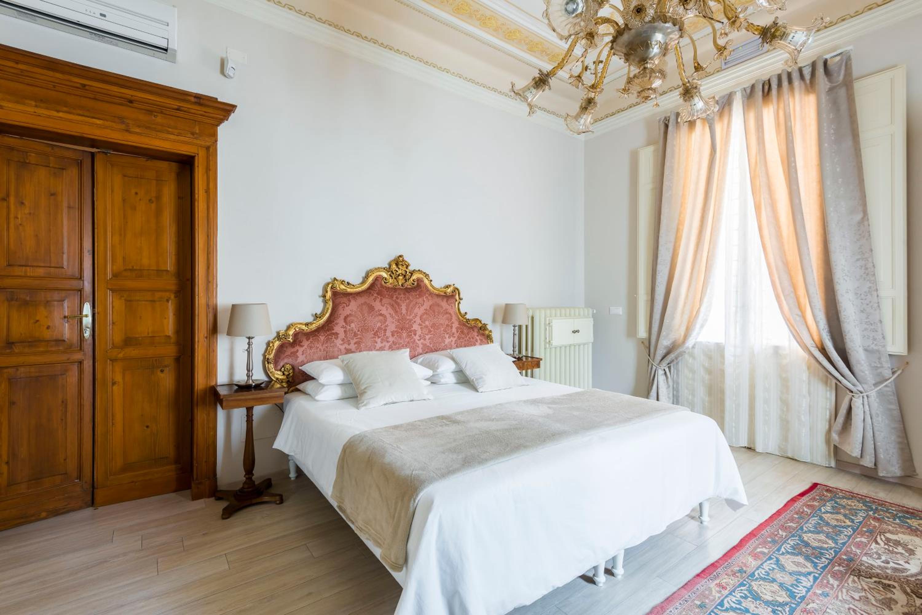 Suite with Terrace - Photo 2