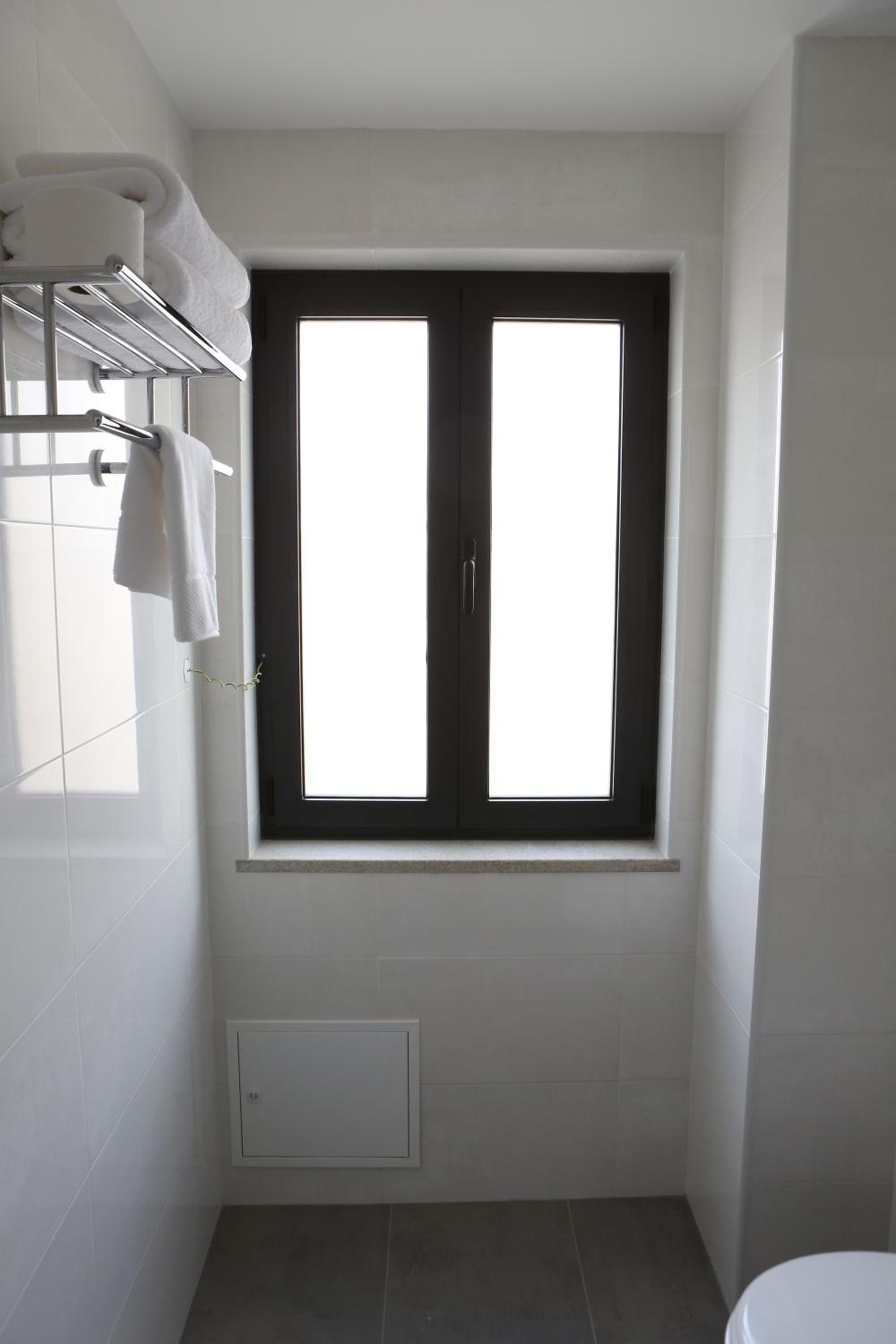 Standard Double or Twin Room - Photo 4