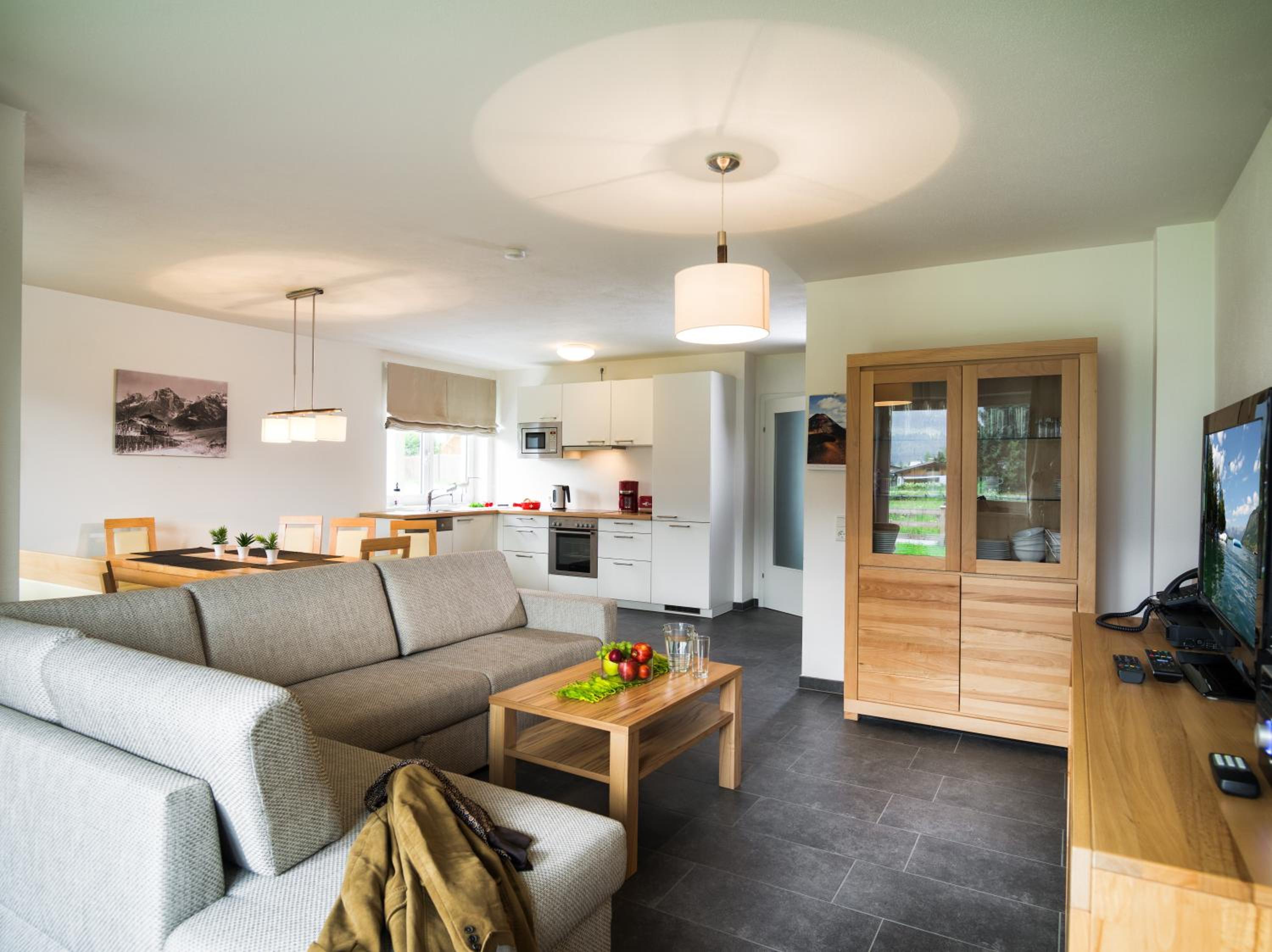 Three-Bedroom Apartment with Terrace and Mountain View photo 1