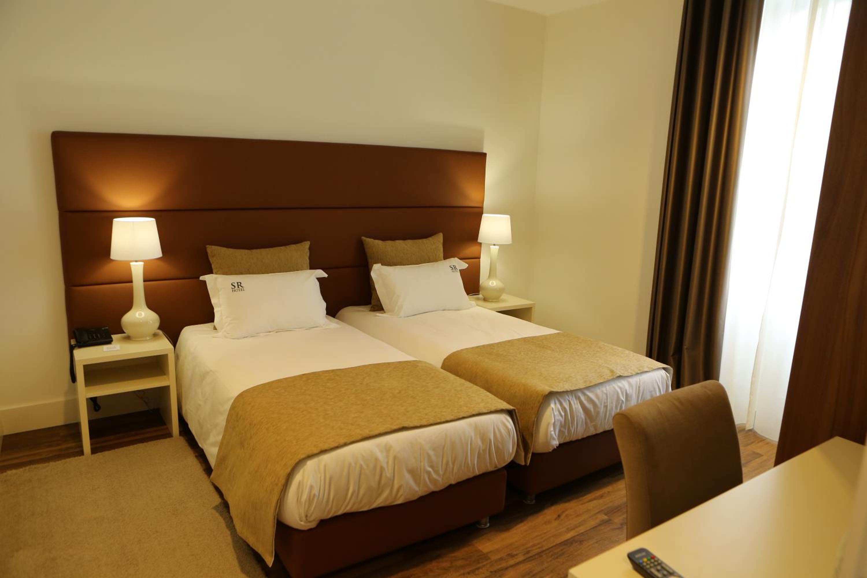 Standard Double or Twin Room - Photo 14