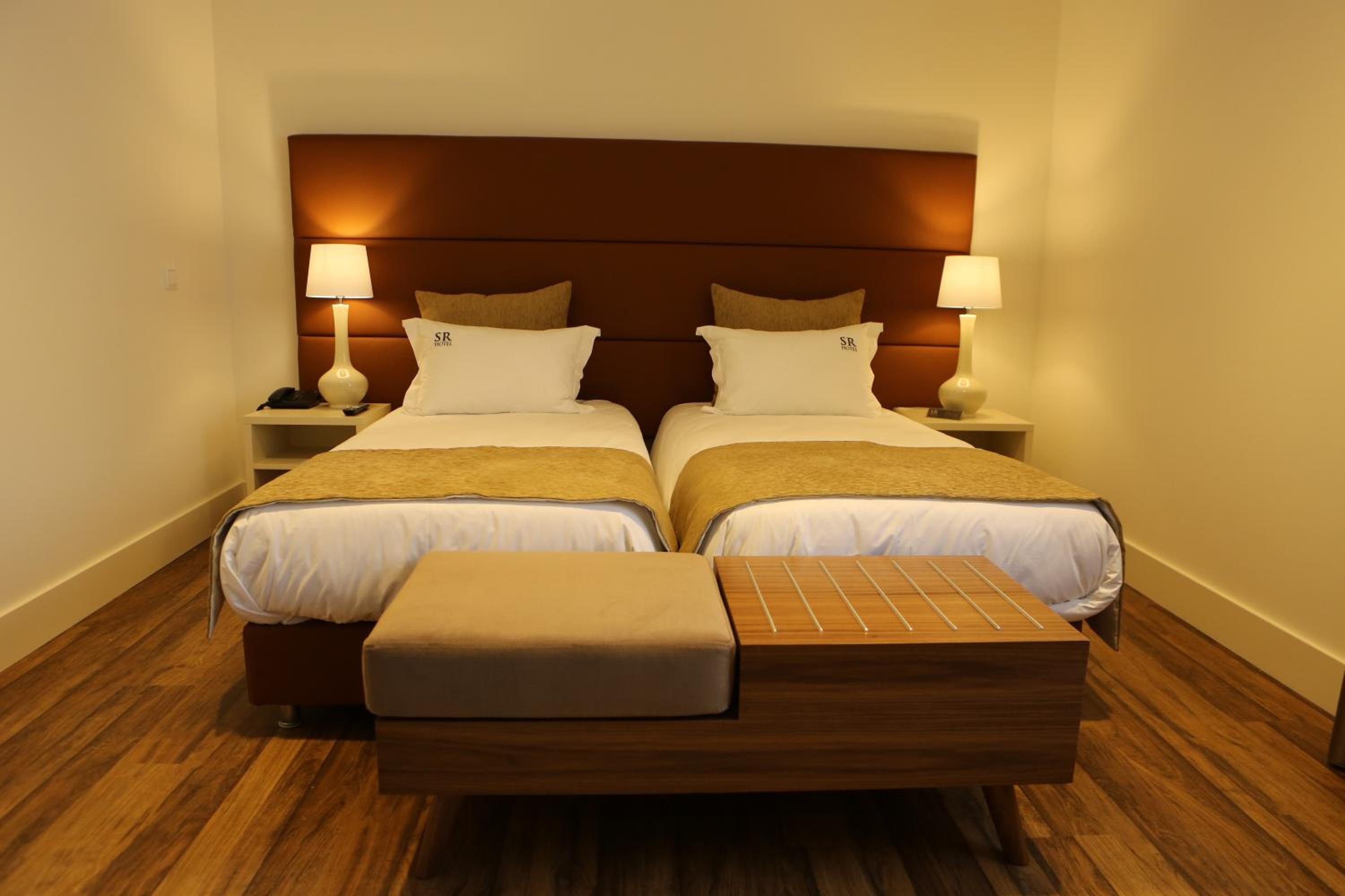 Standard Double or Twin Room - Photo 5