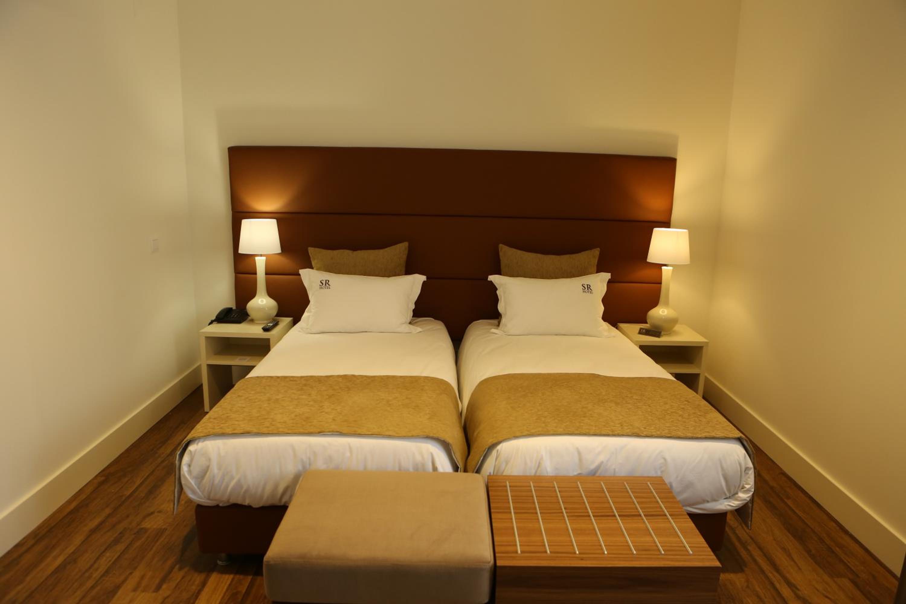 Standard Double or Twin Room - Photo 12