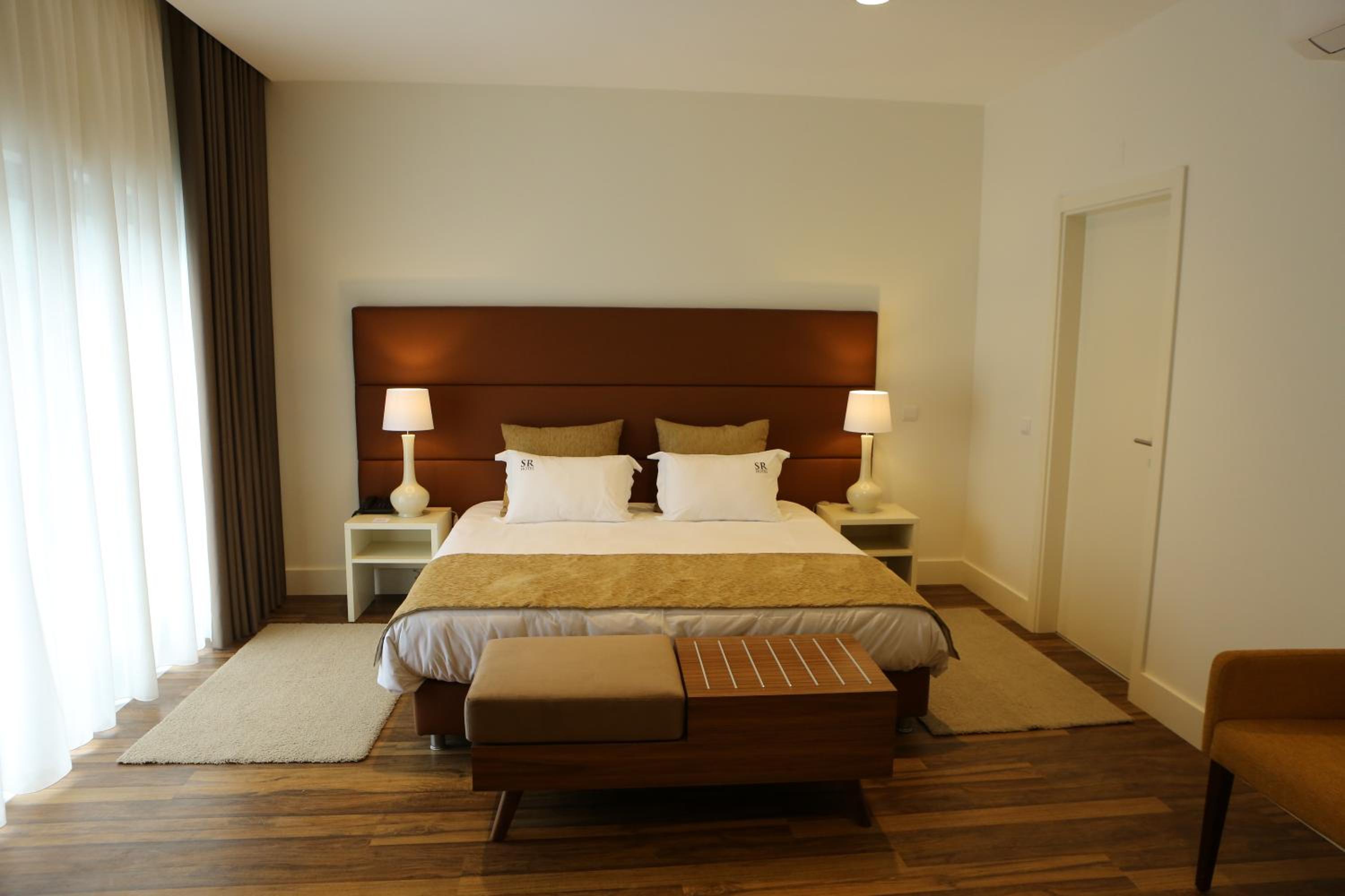 Deluxe Double or Twin Room with Balcony - Photo 3