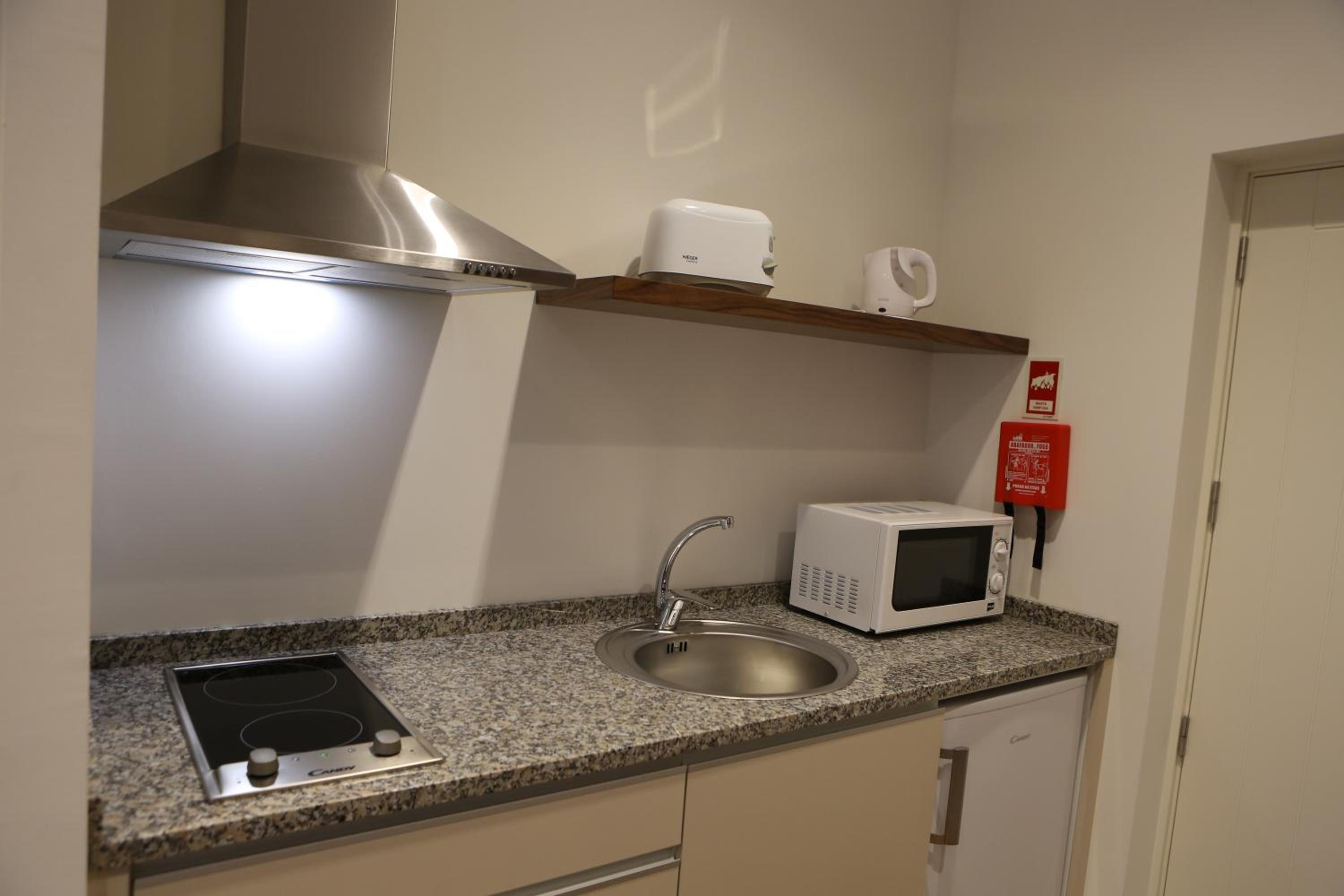 Double or Twin Room - Photo 8