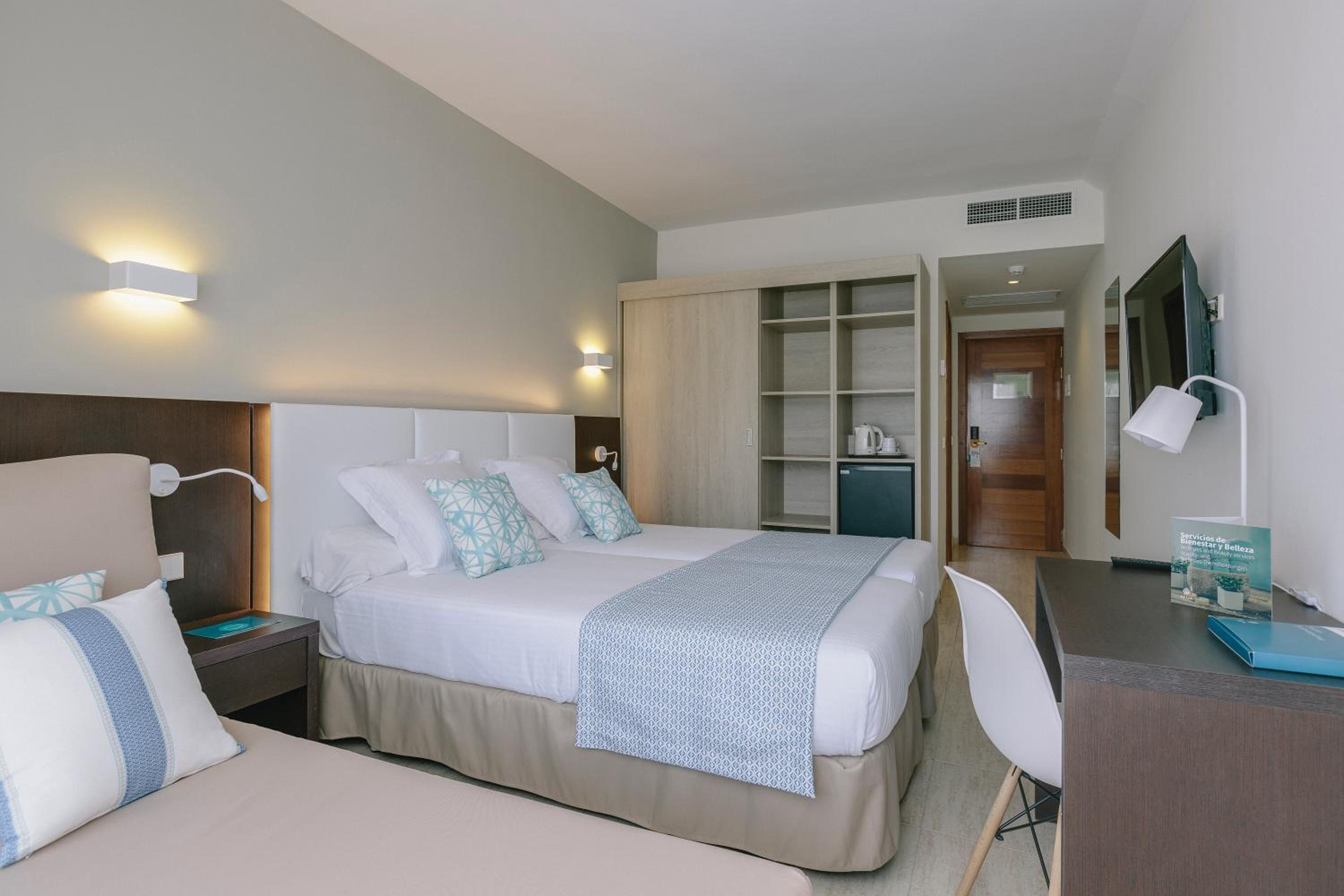 Double Room (2 Adults)