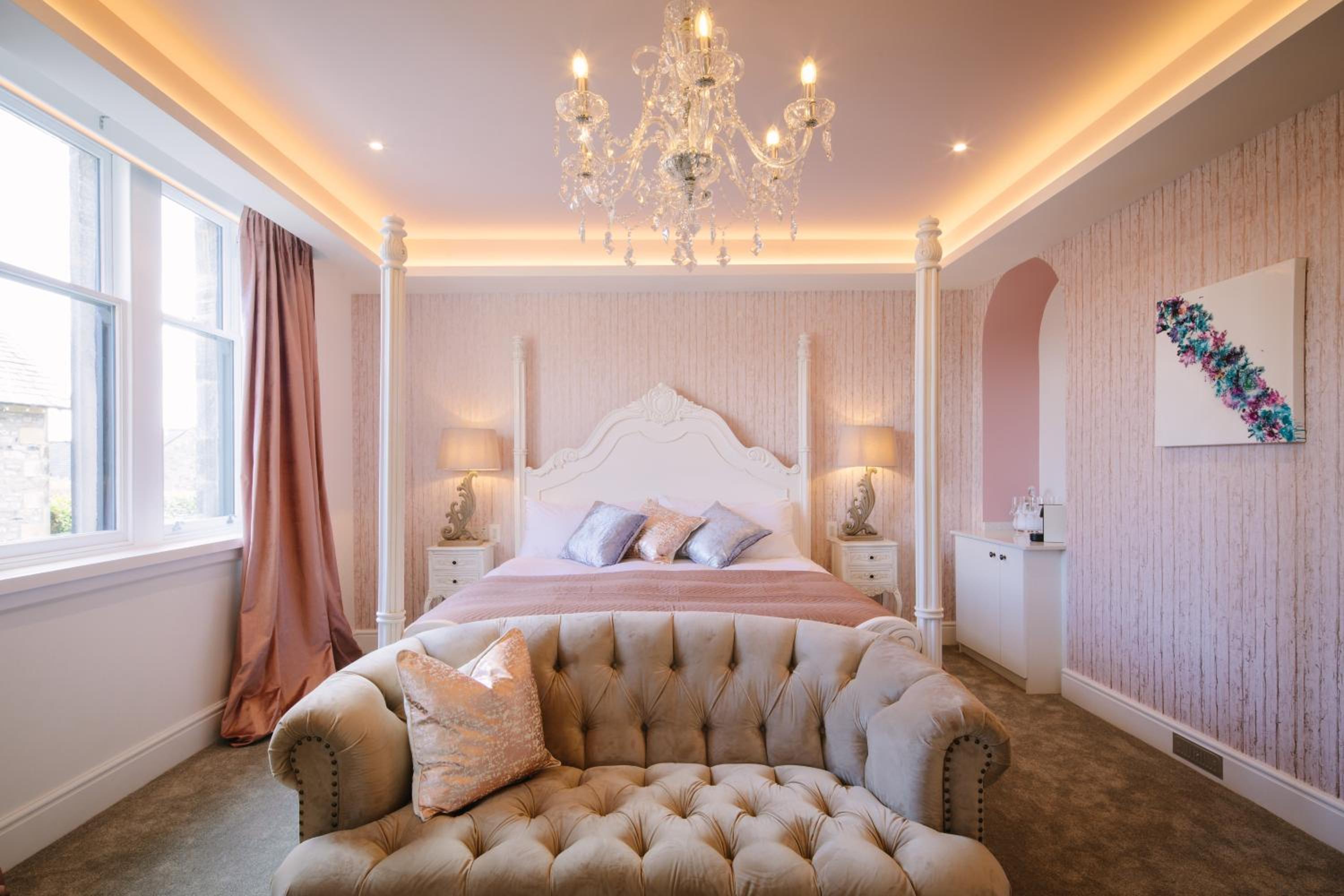 Deluxe King Suite - Photo 4