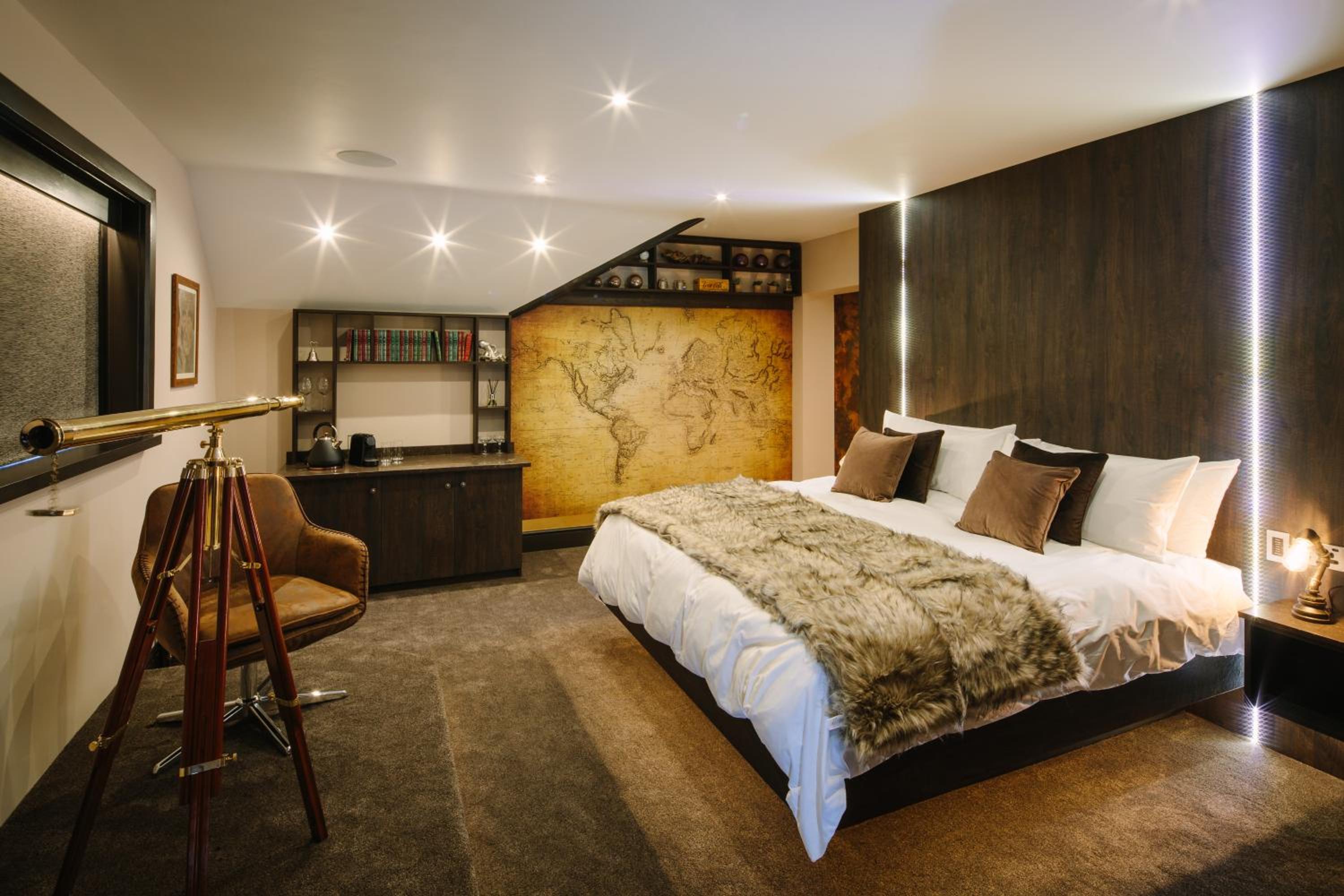 Suite with Mountain View - Photo 10