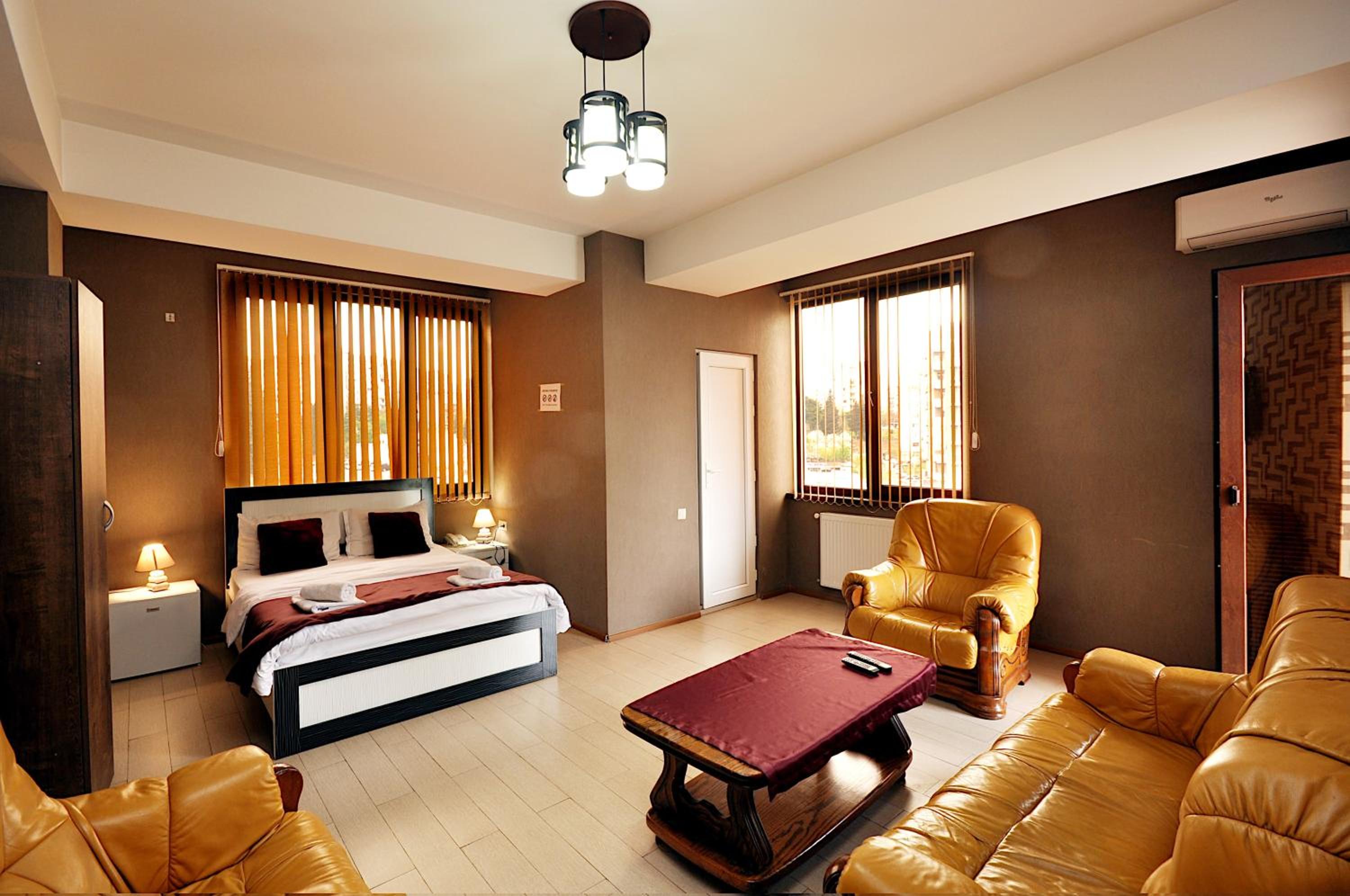 Deluxe Double Room with City View