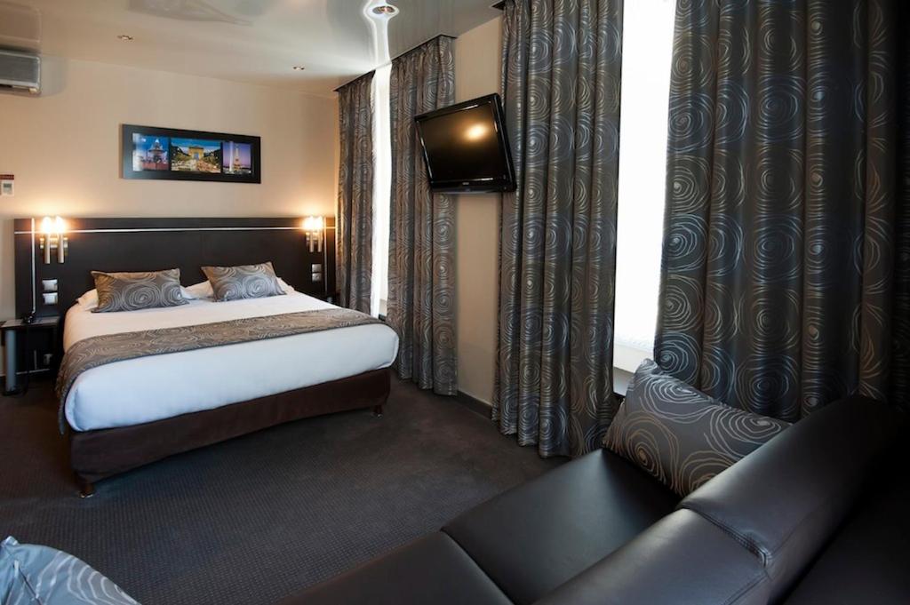 Superior Triple Room photo 3