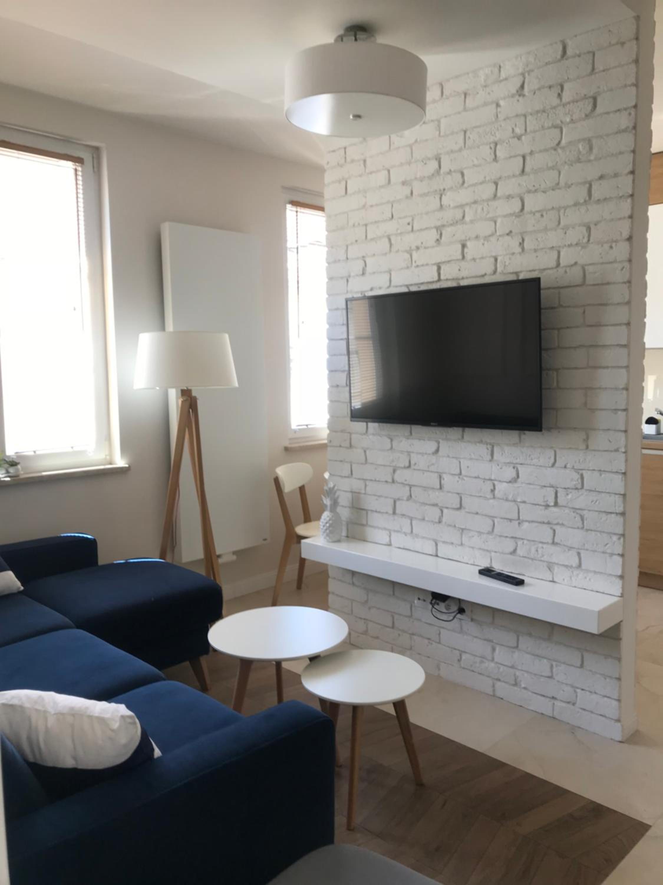 One-Bedroom Apartment - Photo 2