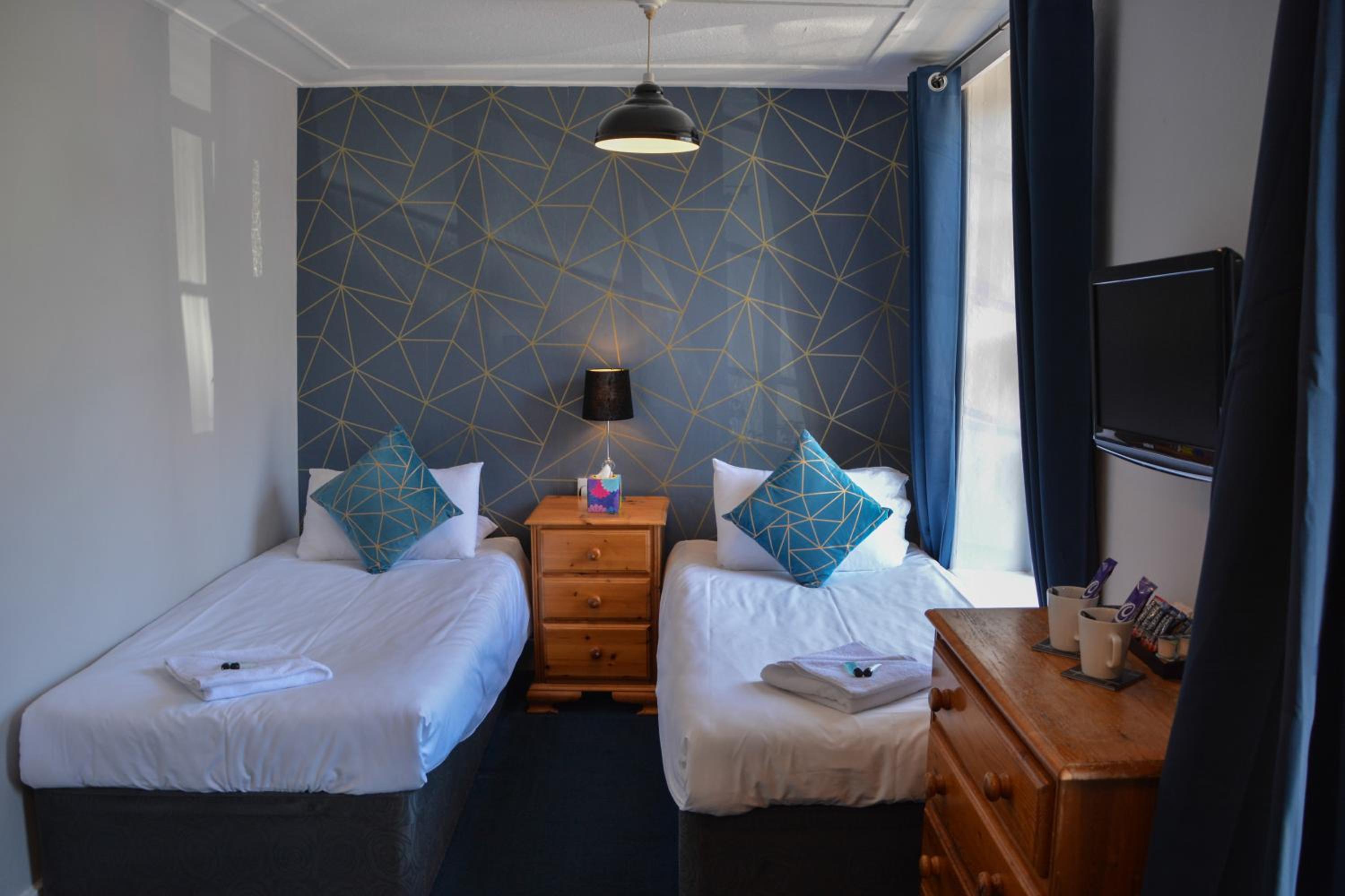 Twin Room with Private Bathroom