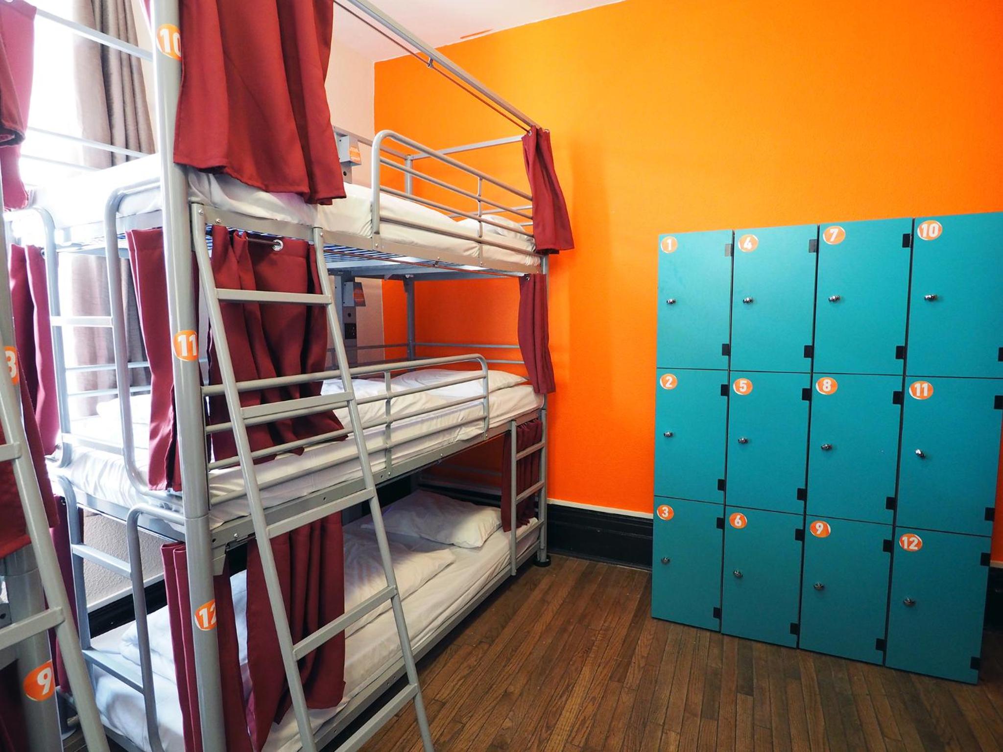 Bed in 12-Bed Mixed Dormitory Room with External Shared Bathroom photo 1