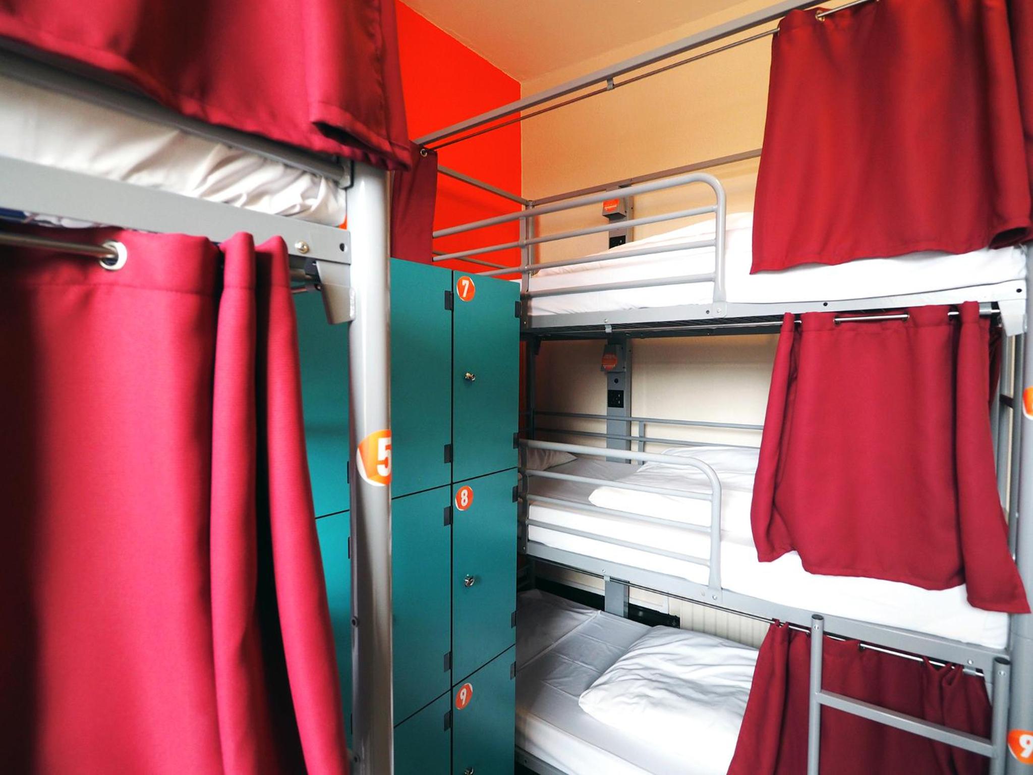 Bed in 9-Bed Mixed Dormitory Room with External Shared Bathroom photo 3