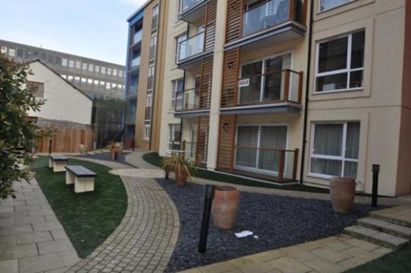 Apartment with Balcony photo 1