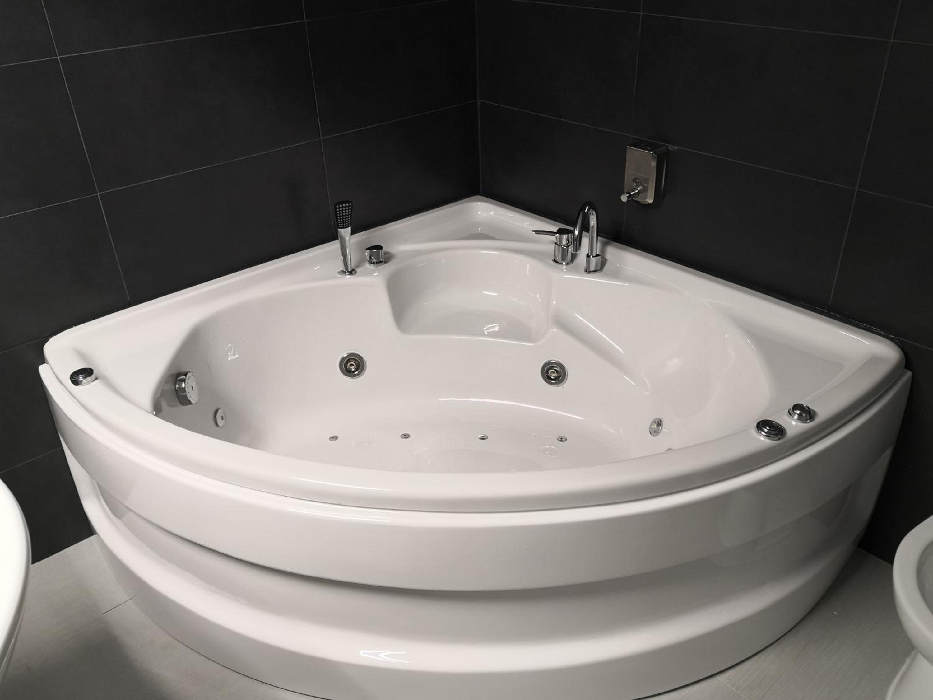 King Room with Spa Bath photo 2
