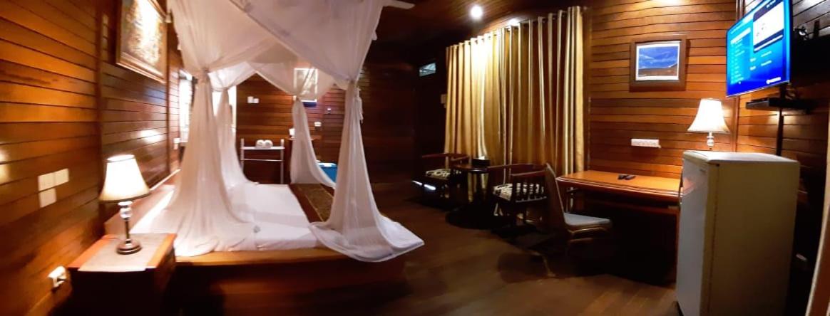 Suite - Photo 17