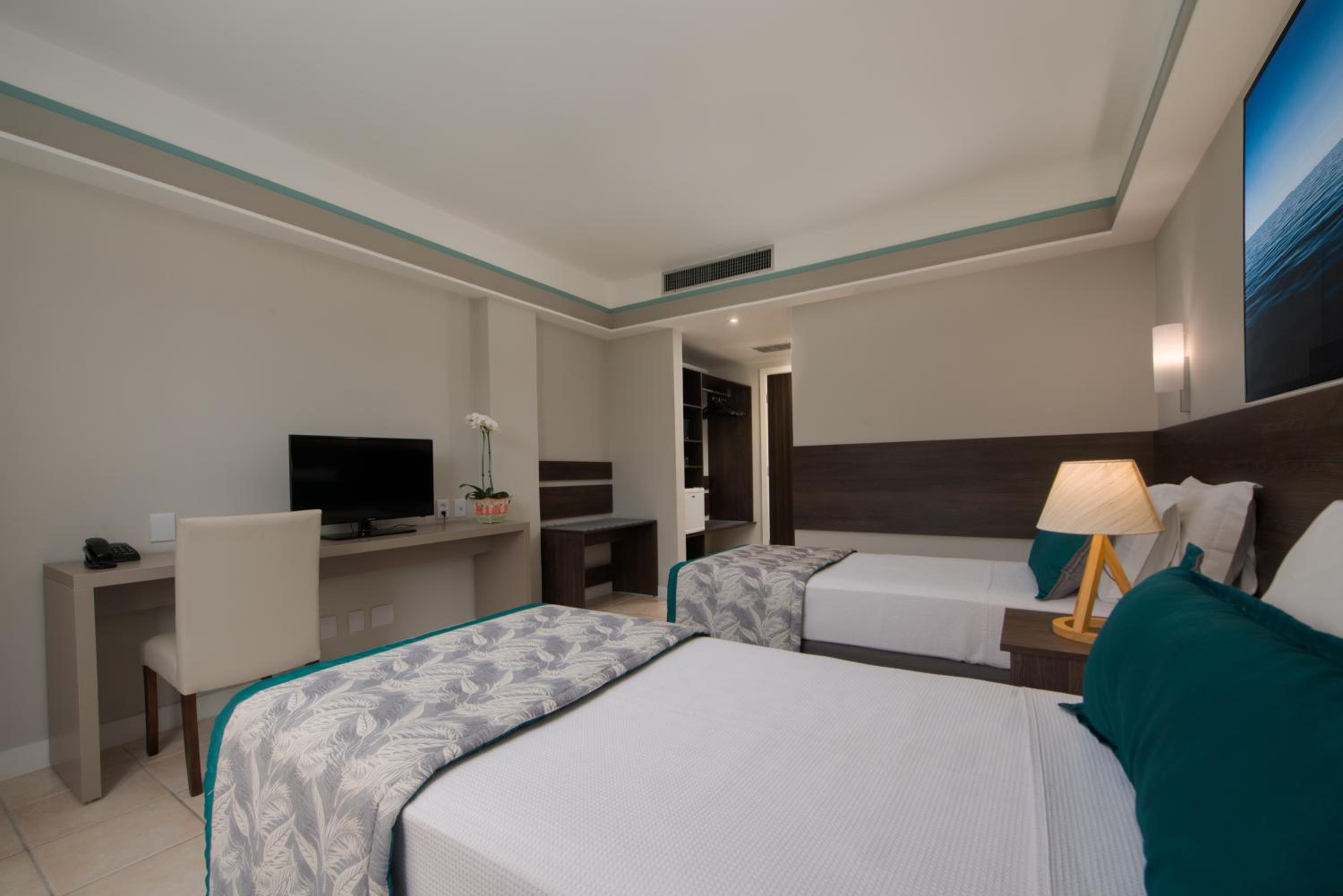 Superior Triple Room With Sea View - Photo 1