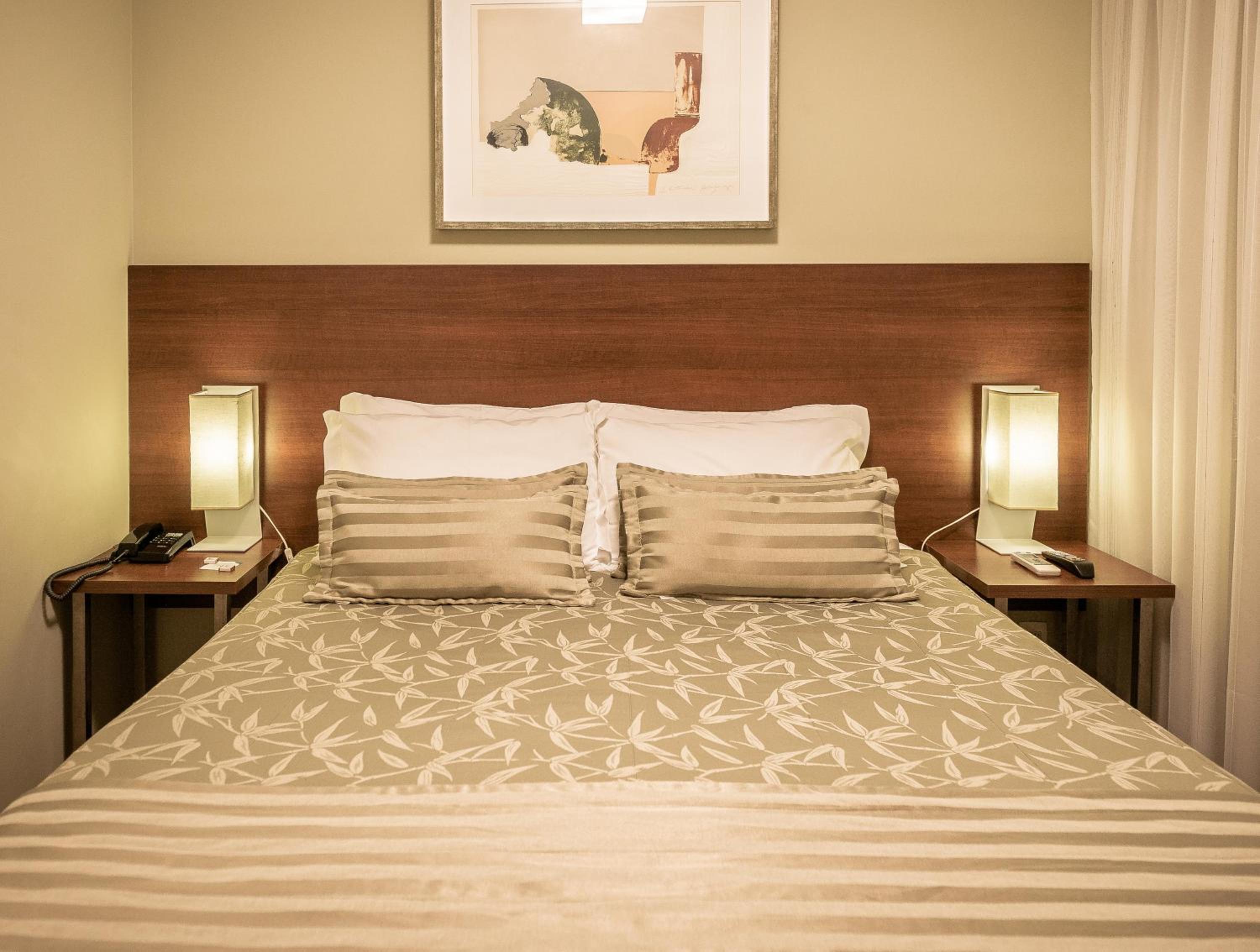 Standard Queen Room - Photo 13