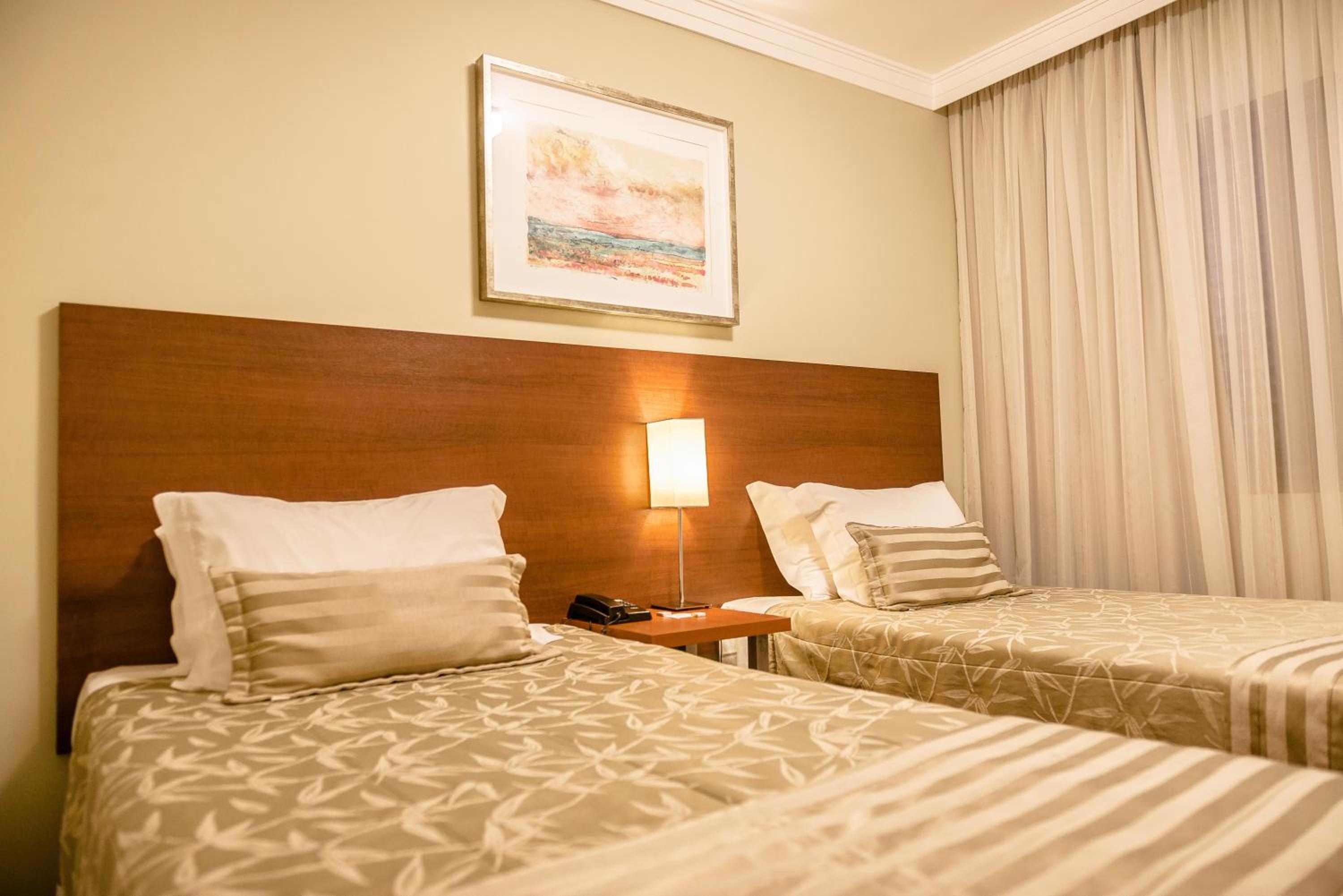 Standard Twin Room - Photo 10