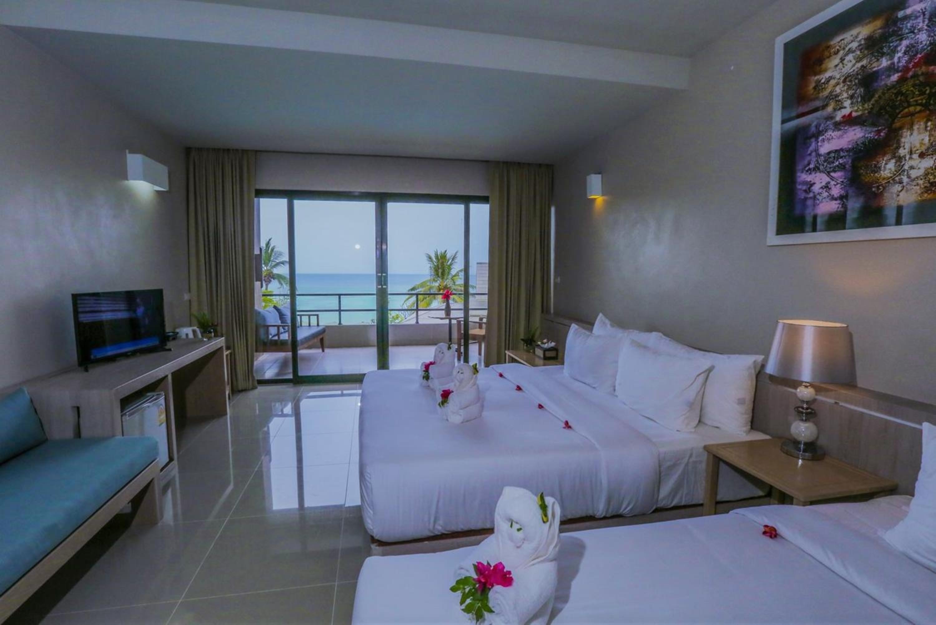 Deluxe Family Sea View - Photo 3