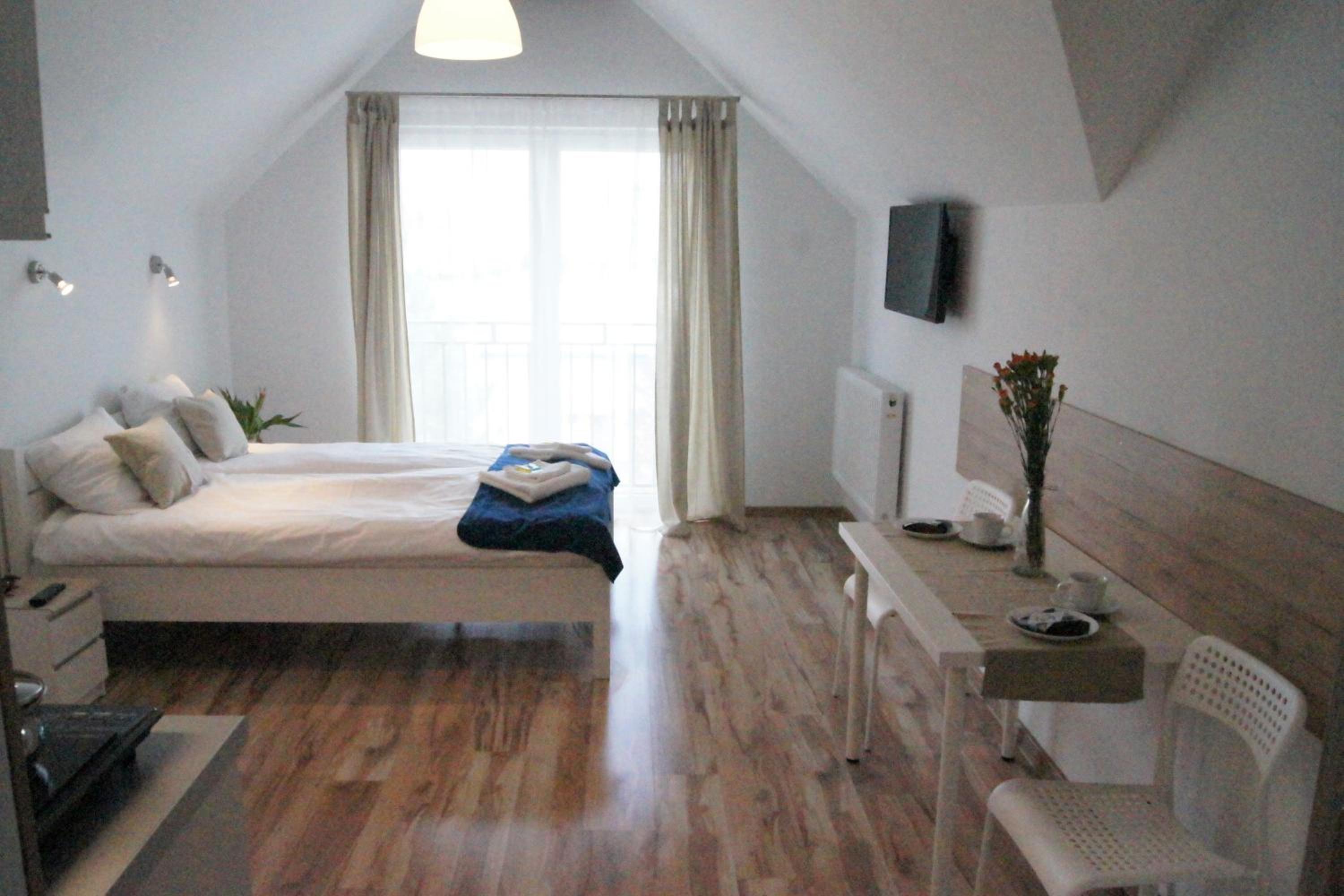 Standard Double Room - Photo 34