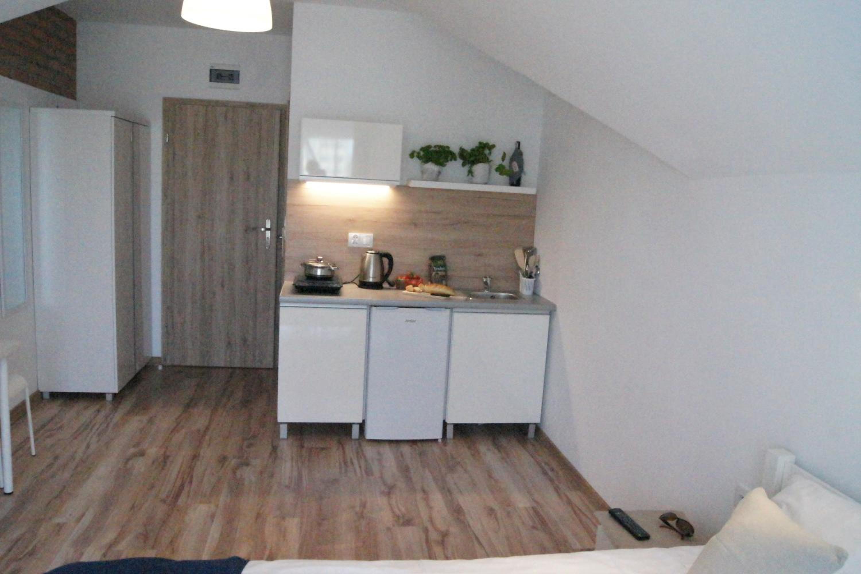 Standard Double Room - Photo 35