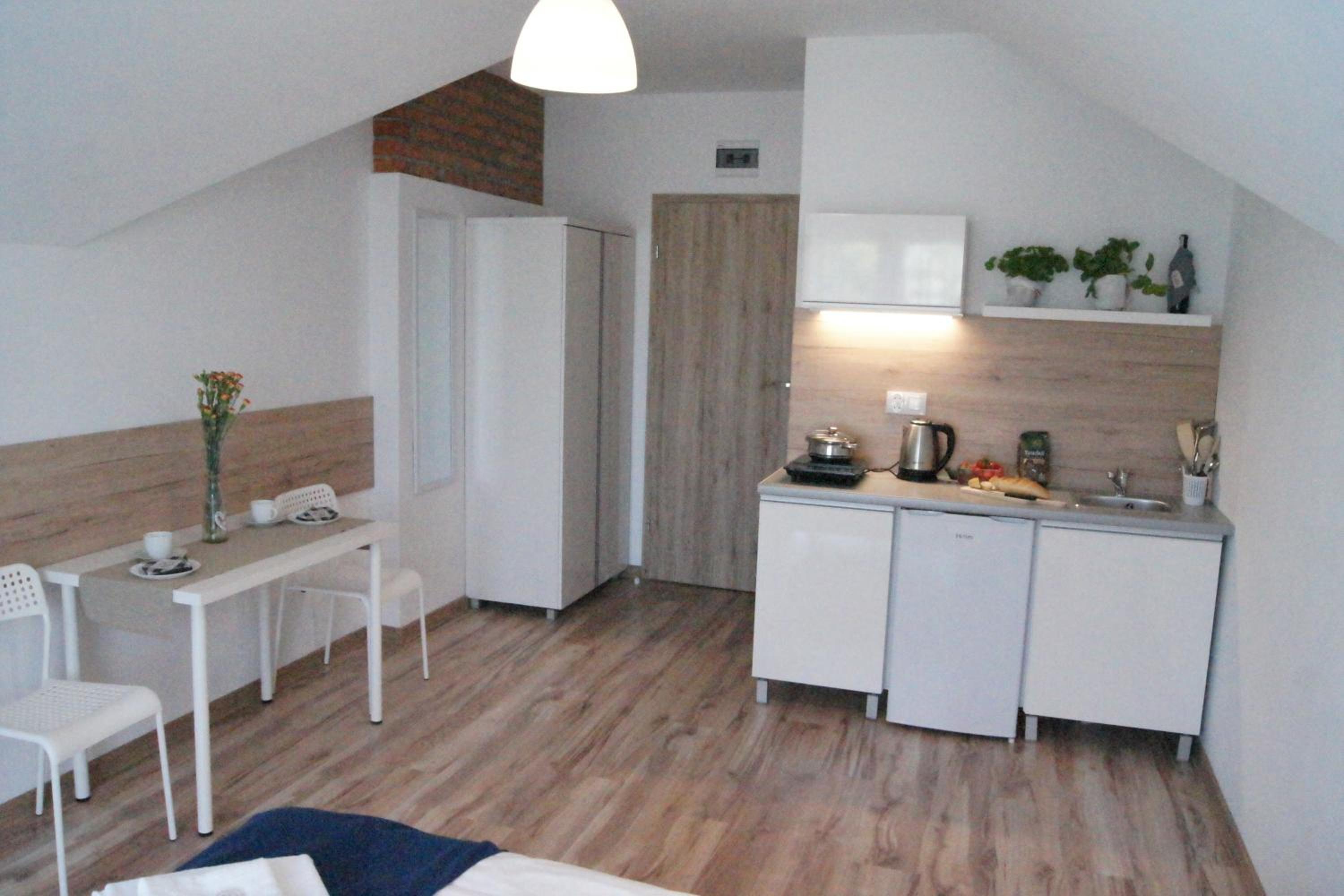 Standard Double Room - Photo 36
