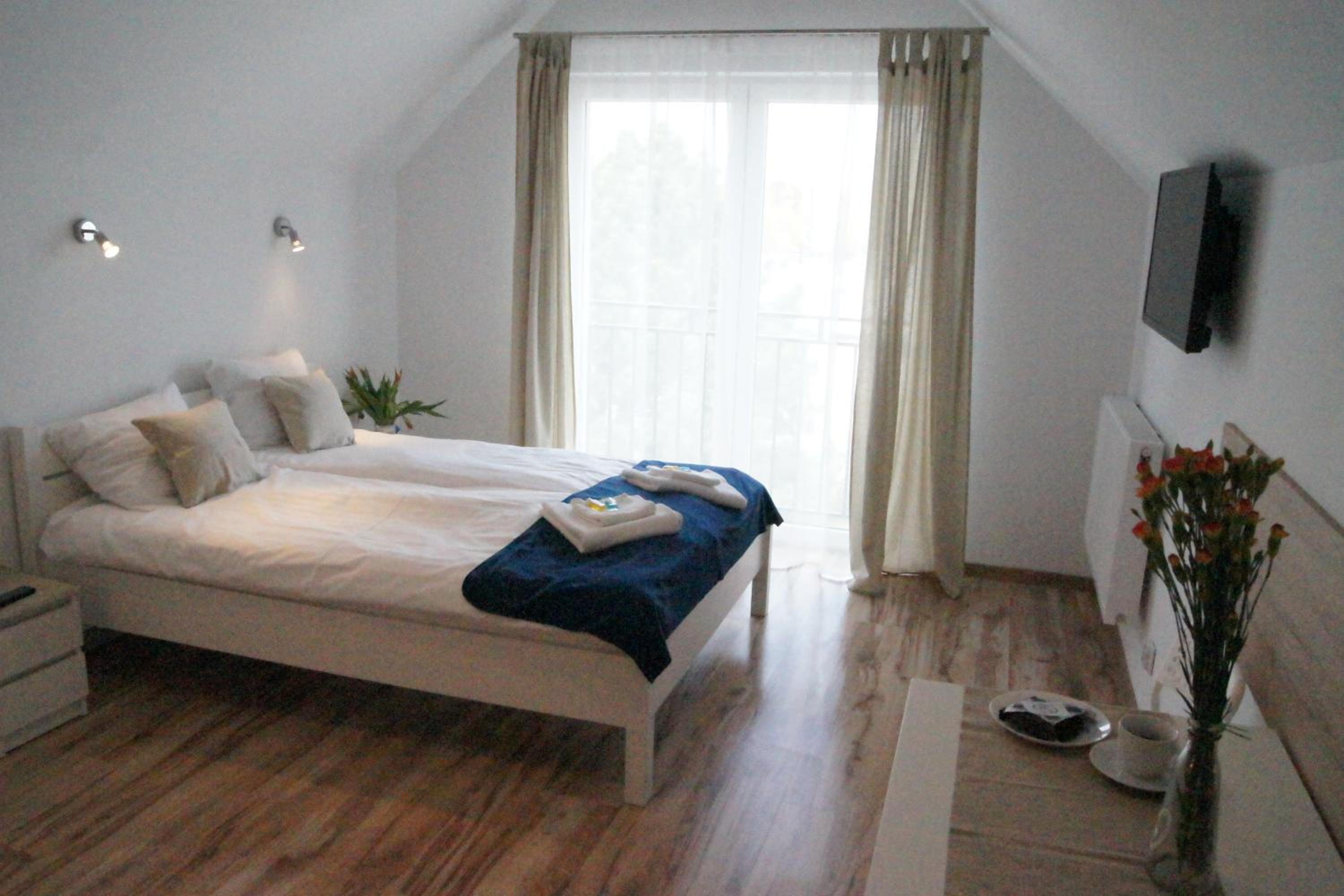 Standard Double Room - Photo 37