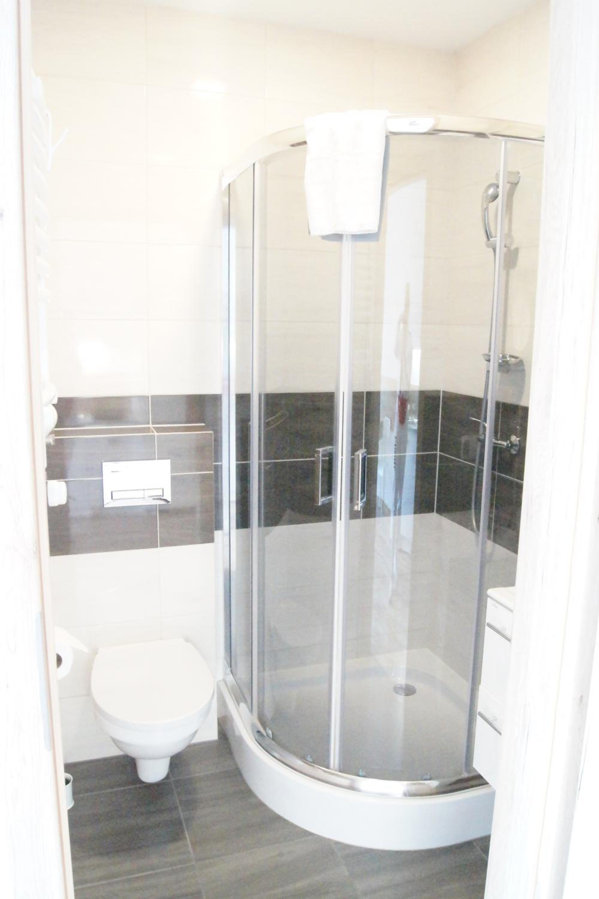 Standard Double Room - Photo 12