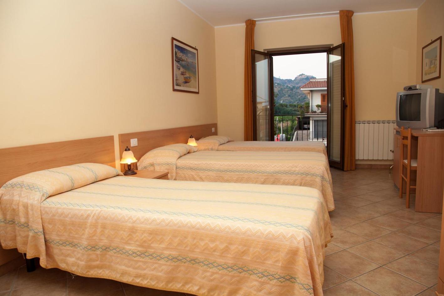Double or Twin Room photo 2