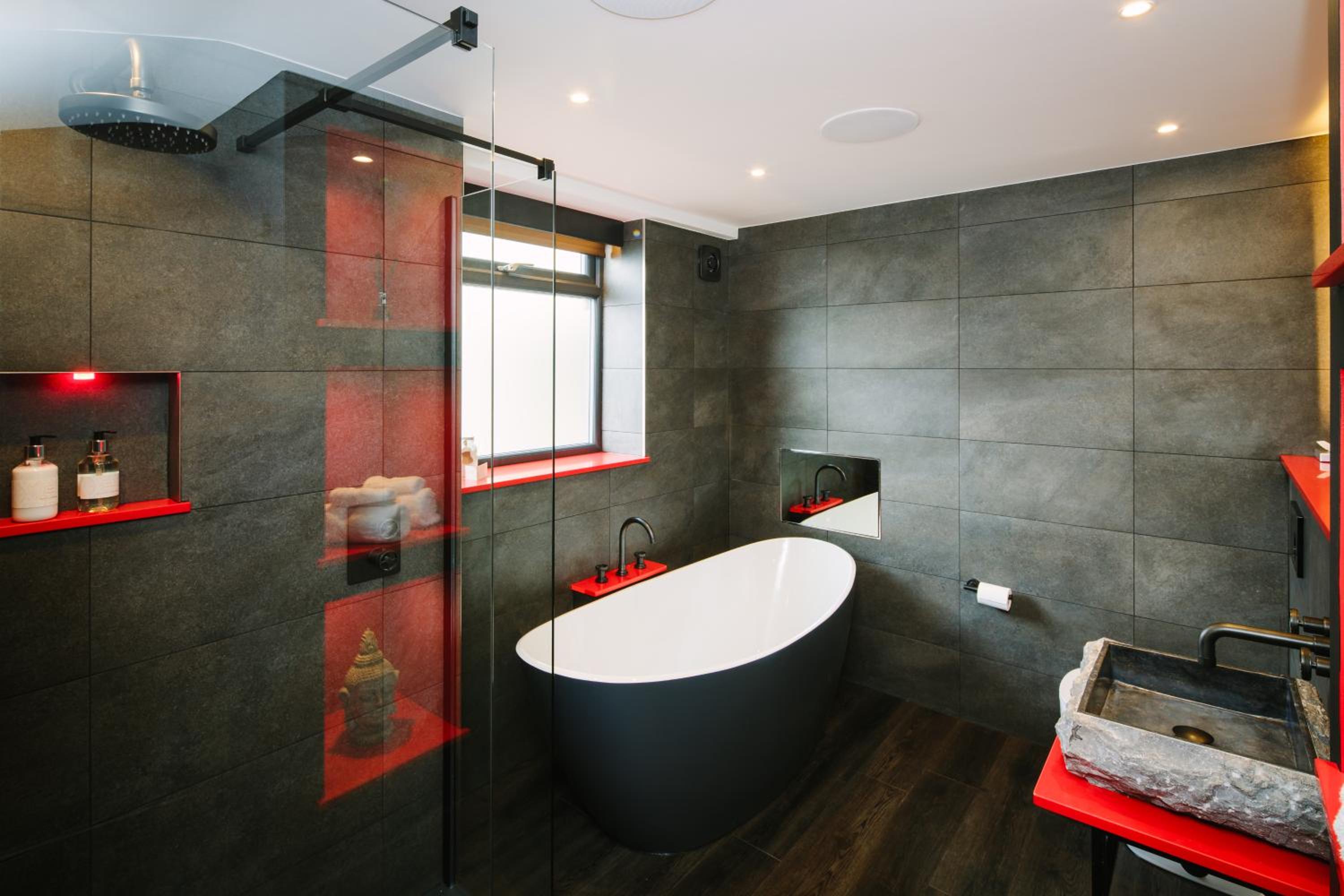 Suite with Hot Tub - Photo 14