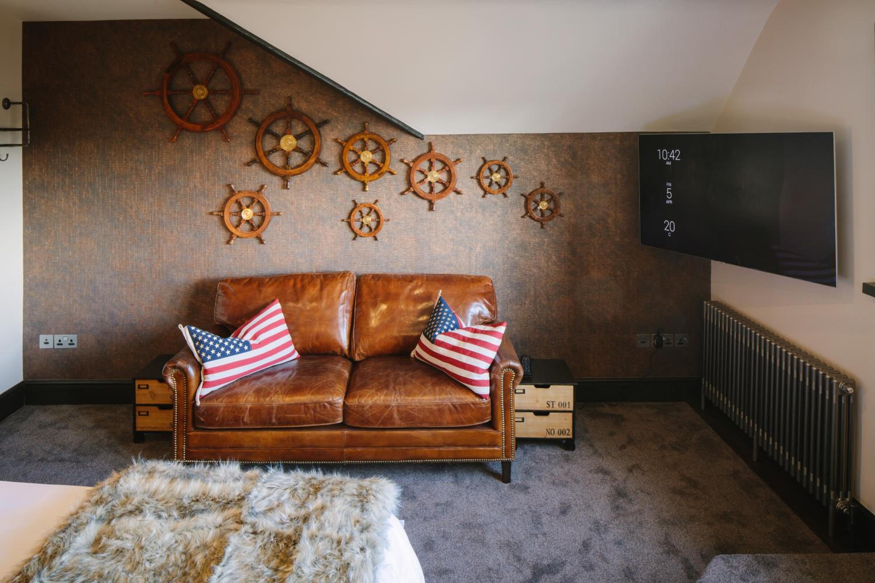 Suite with Mountain View - Photo 9