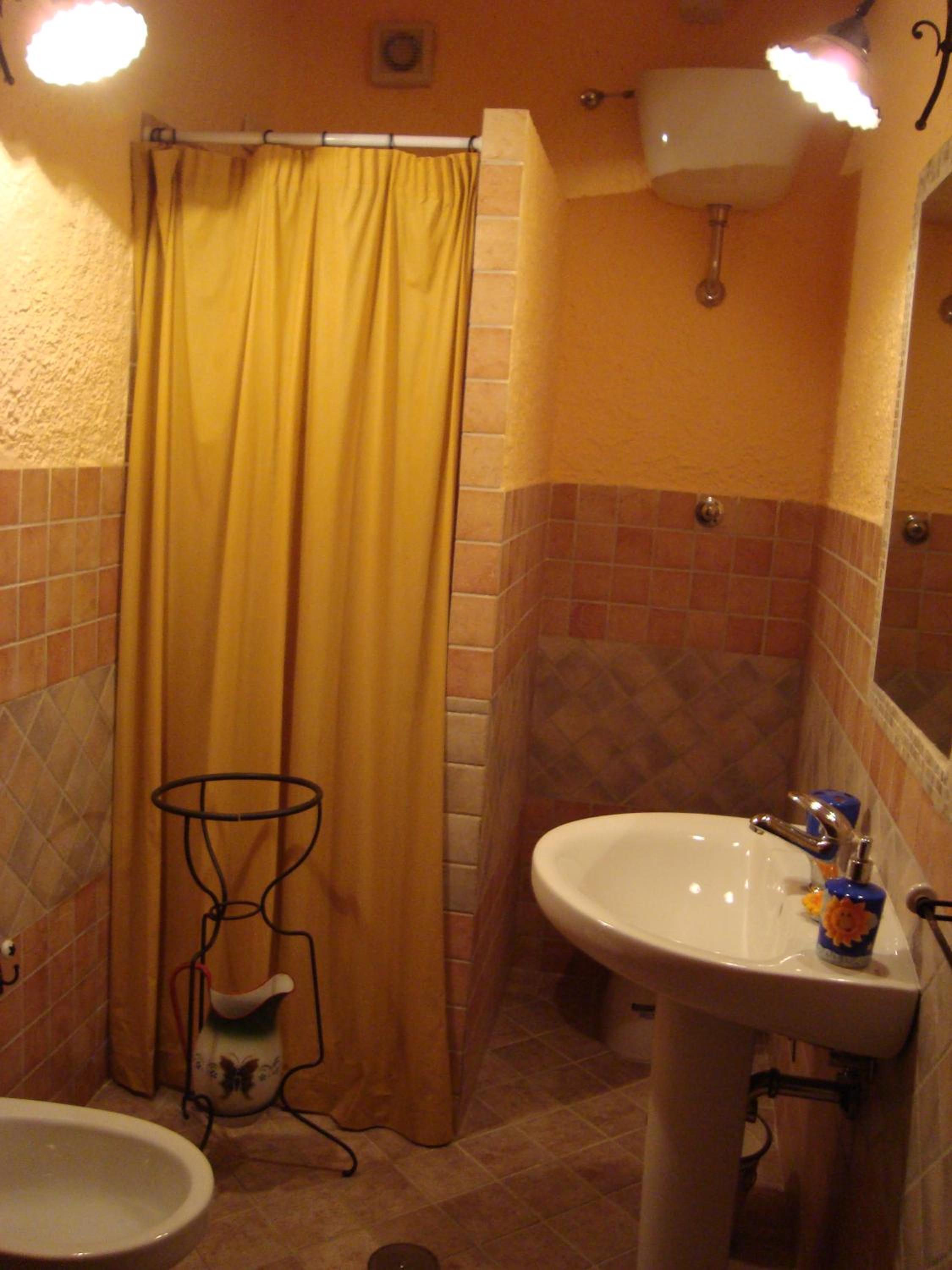 Three-Bedroom Apartment - Photo 11