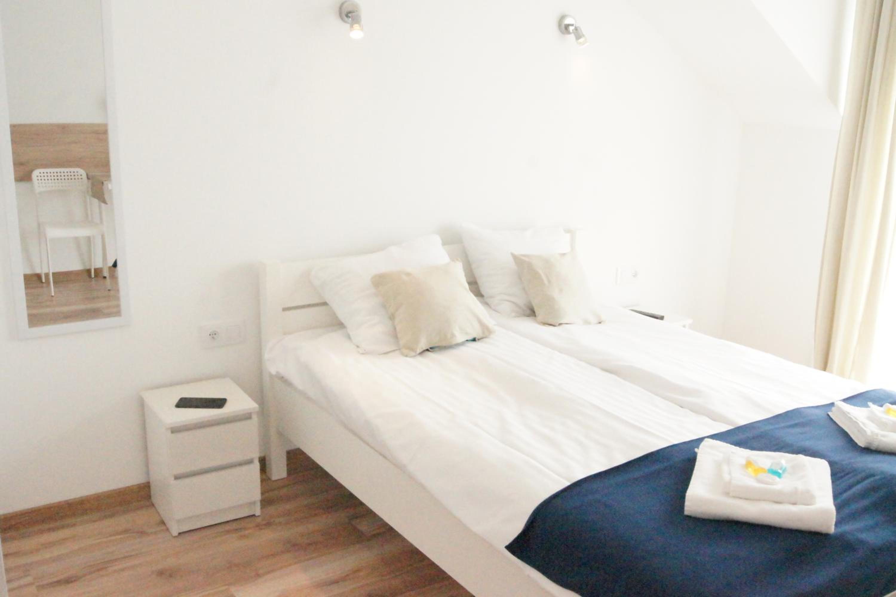 Standard Double Room - Photo 15
