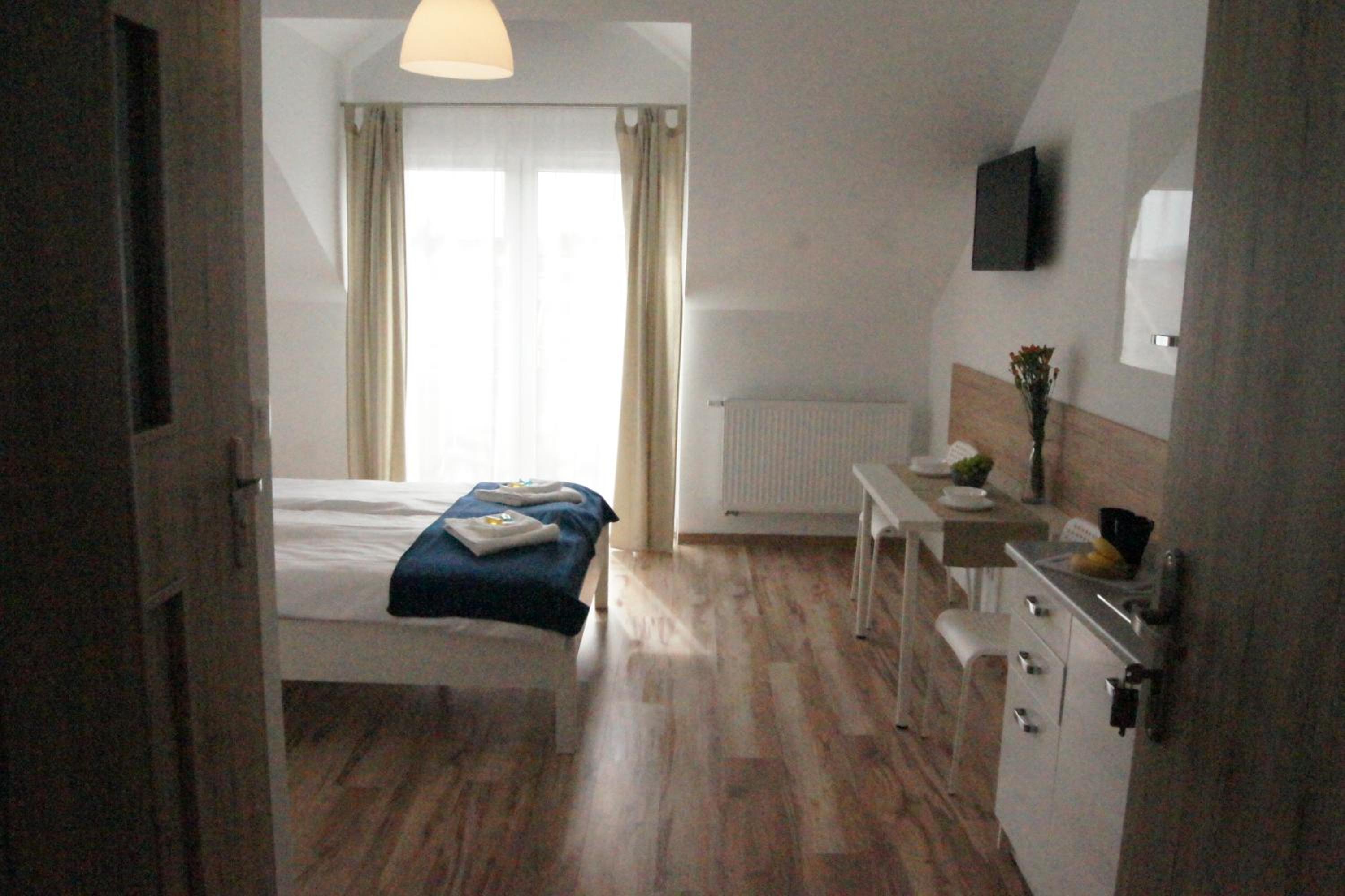 Standard Double Room - Photo 17