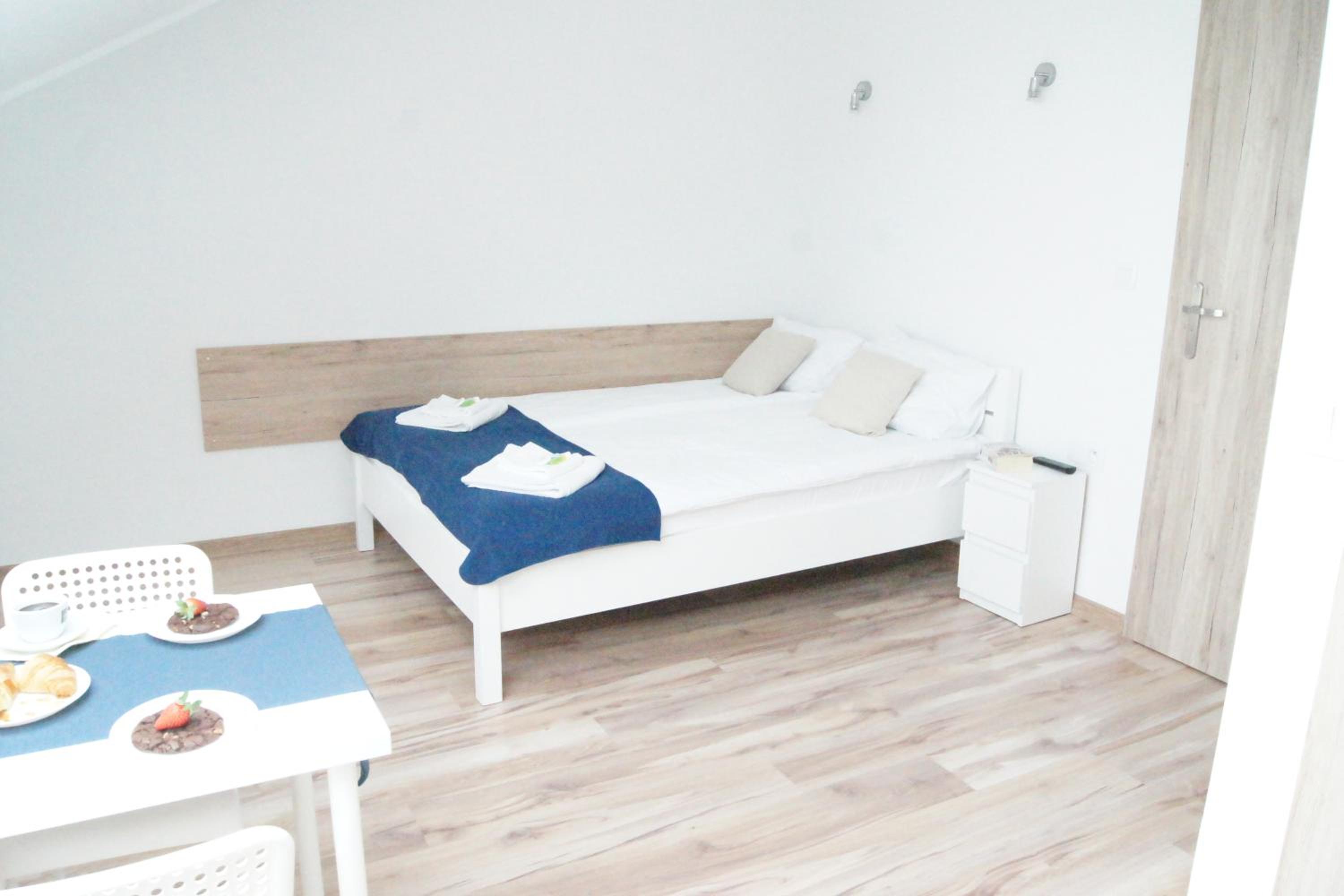 Studio with Sofa Bed - Photo 22