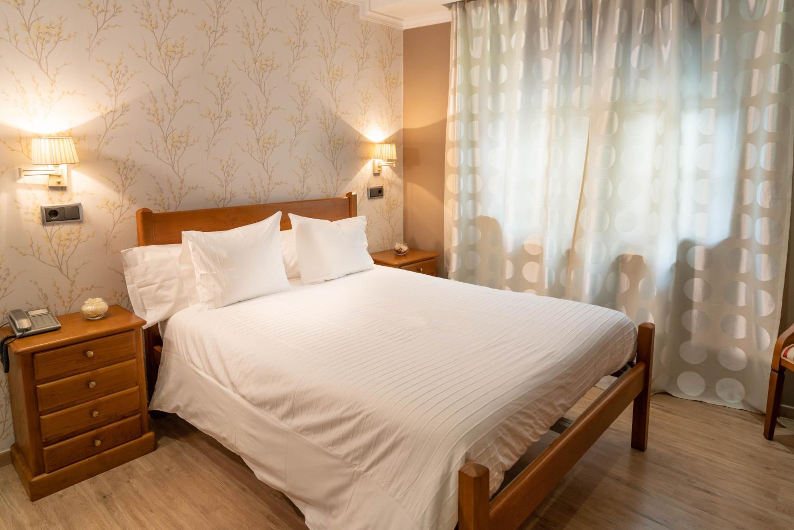 Double Room - Photo 14