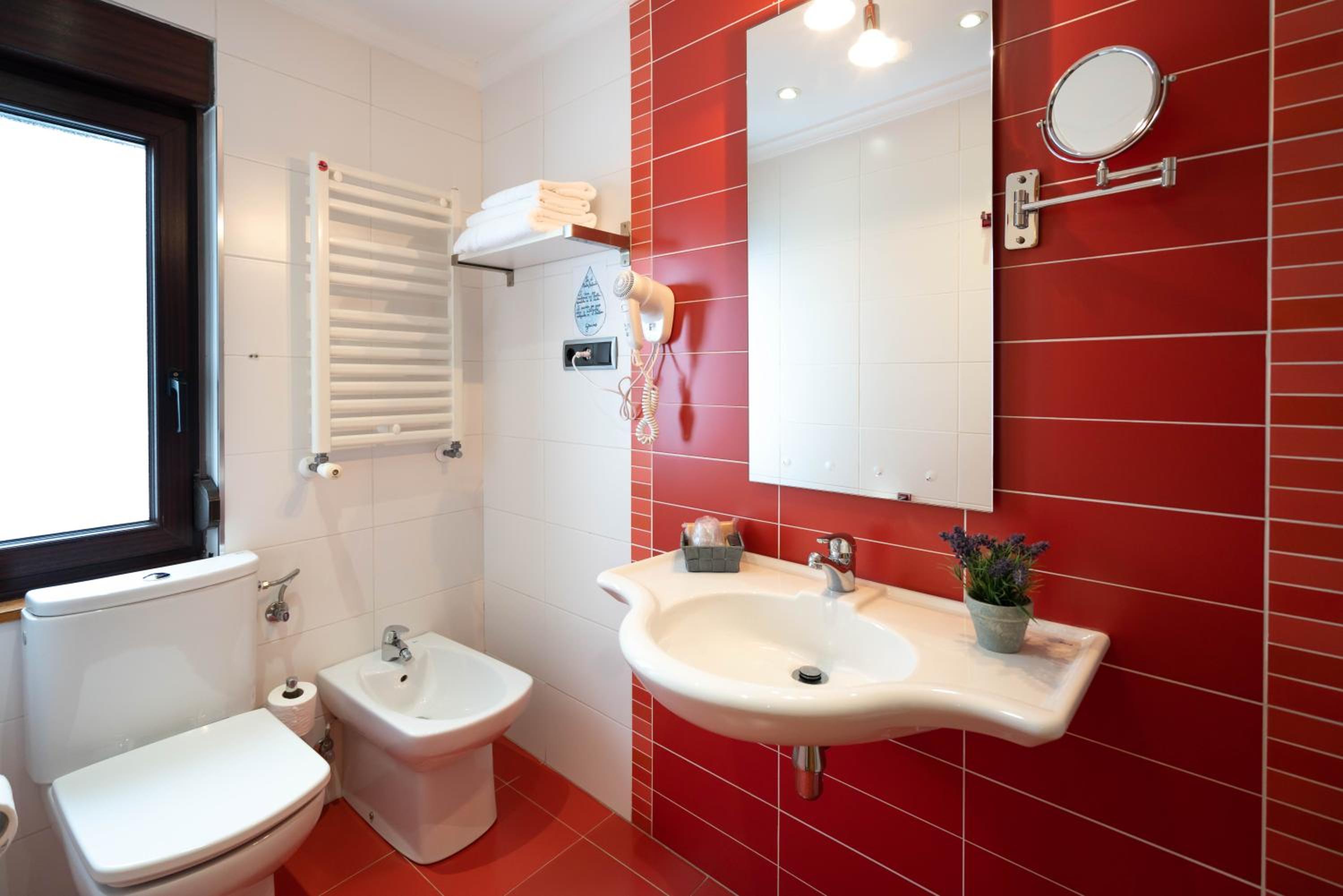 Double Room - Photo 17