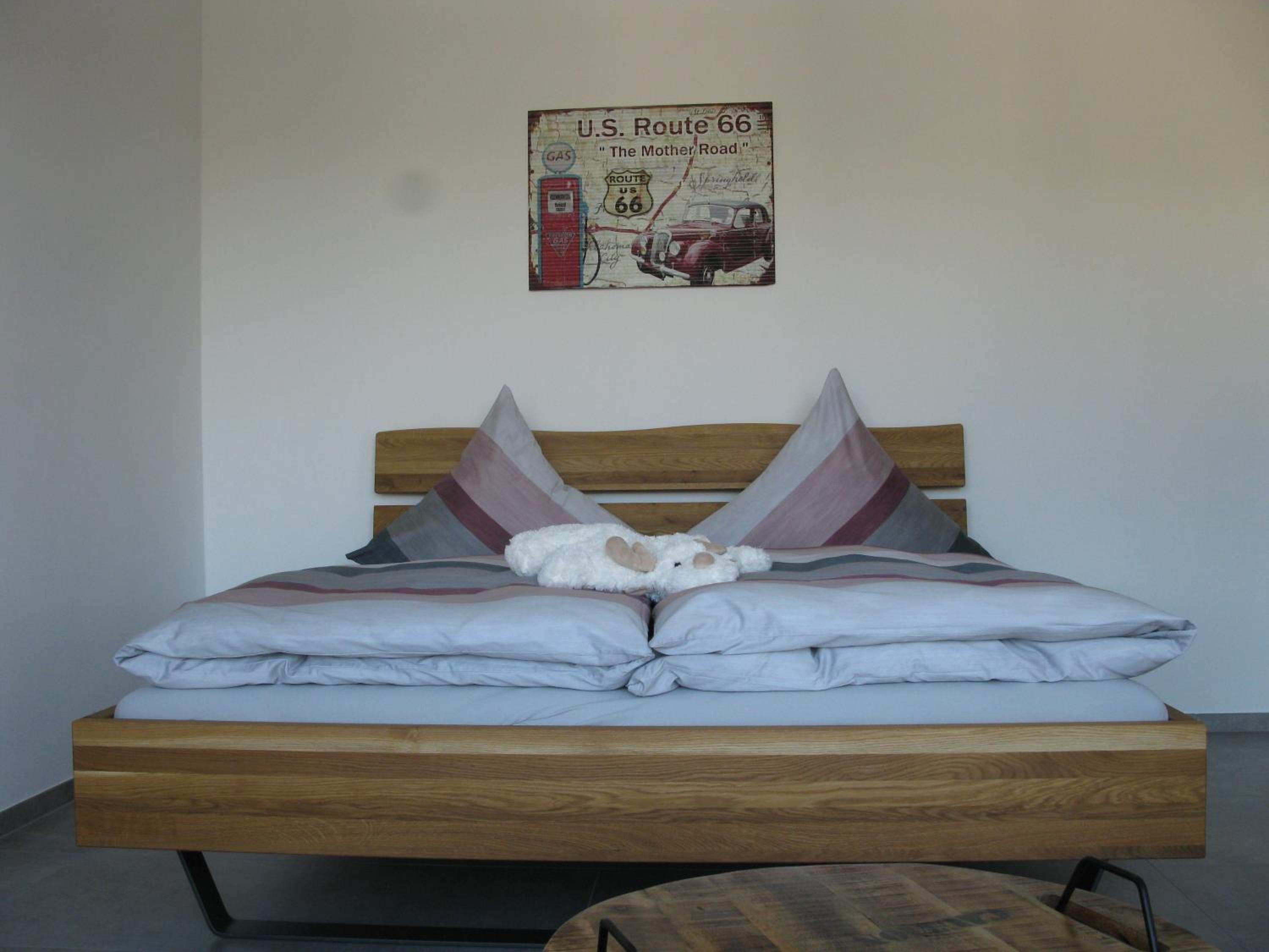 One-Bedroom Apartment photo 1