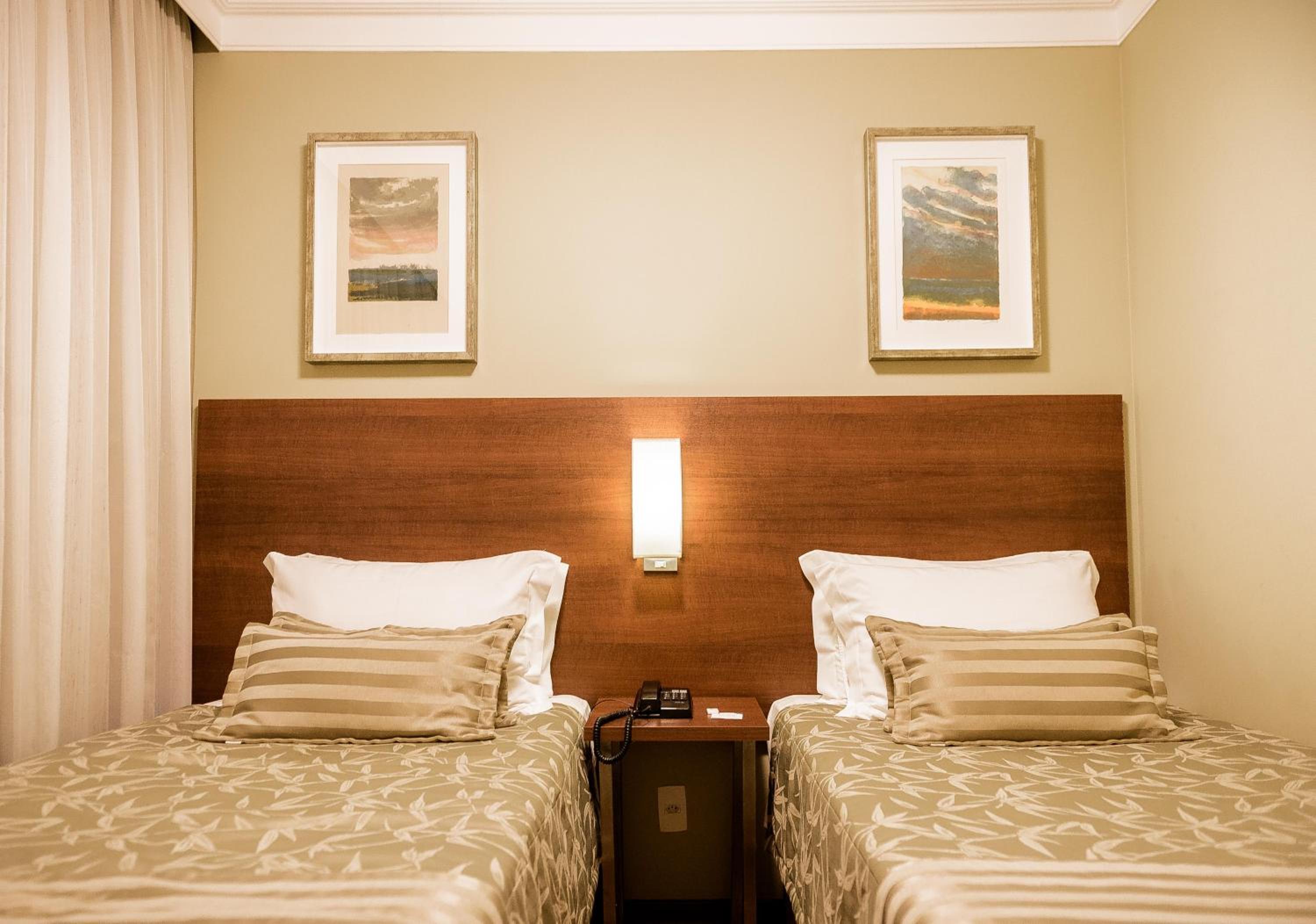 Standard Twin Room - Photo 2