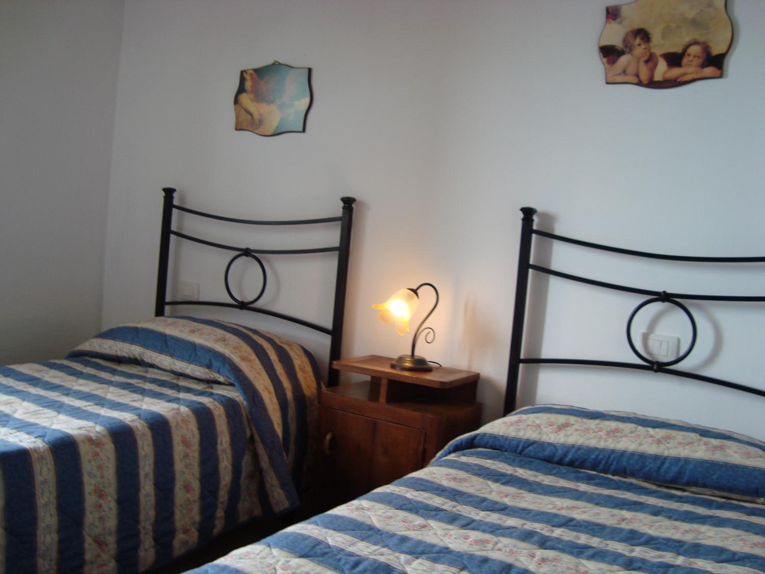 Two-Bedroom Apartment - Photo 9