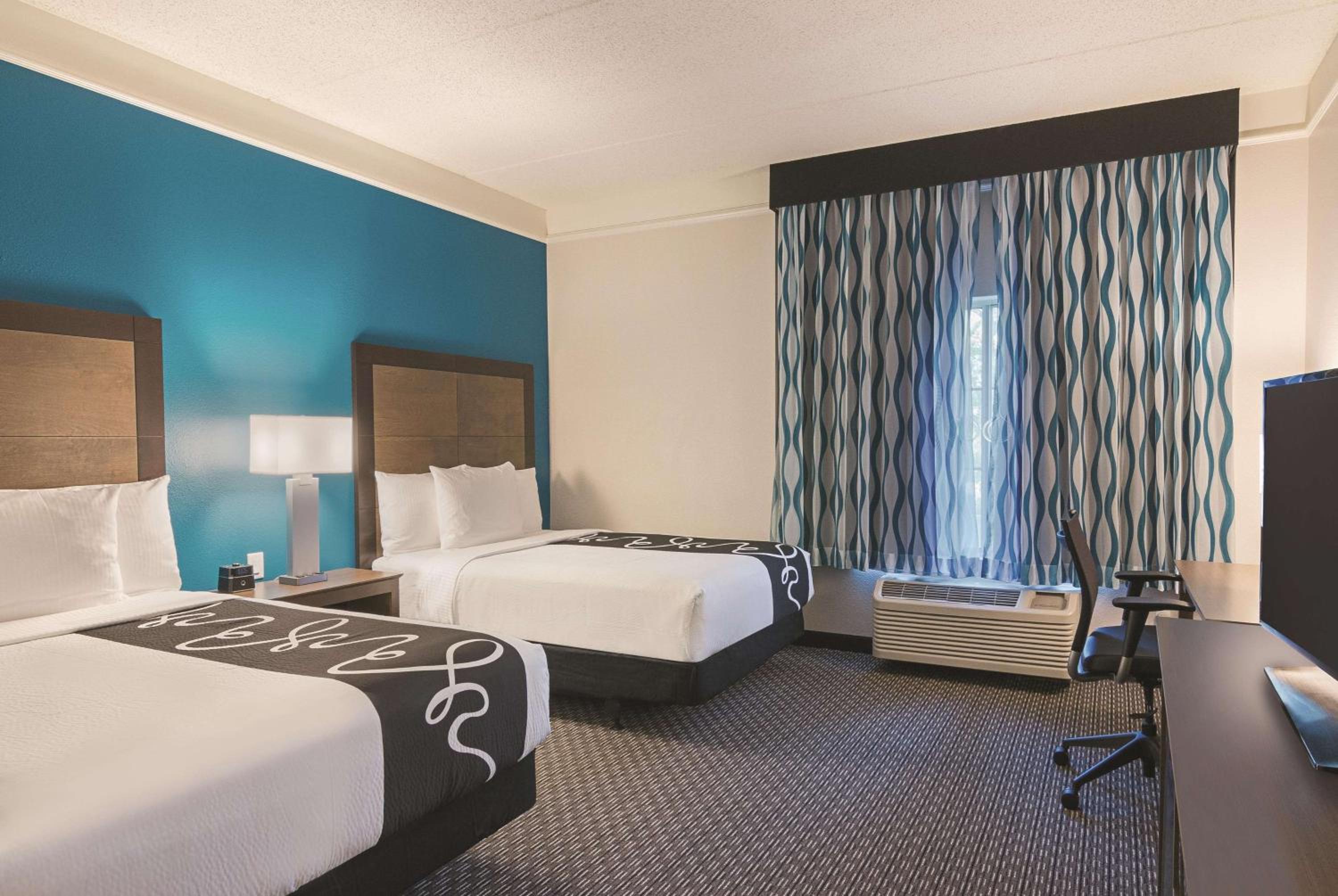 Double Room with Two Double Beds - Disability Access