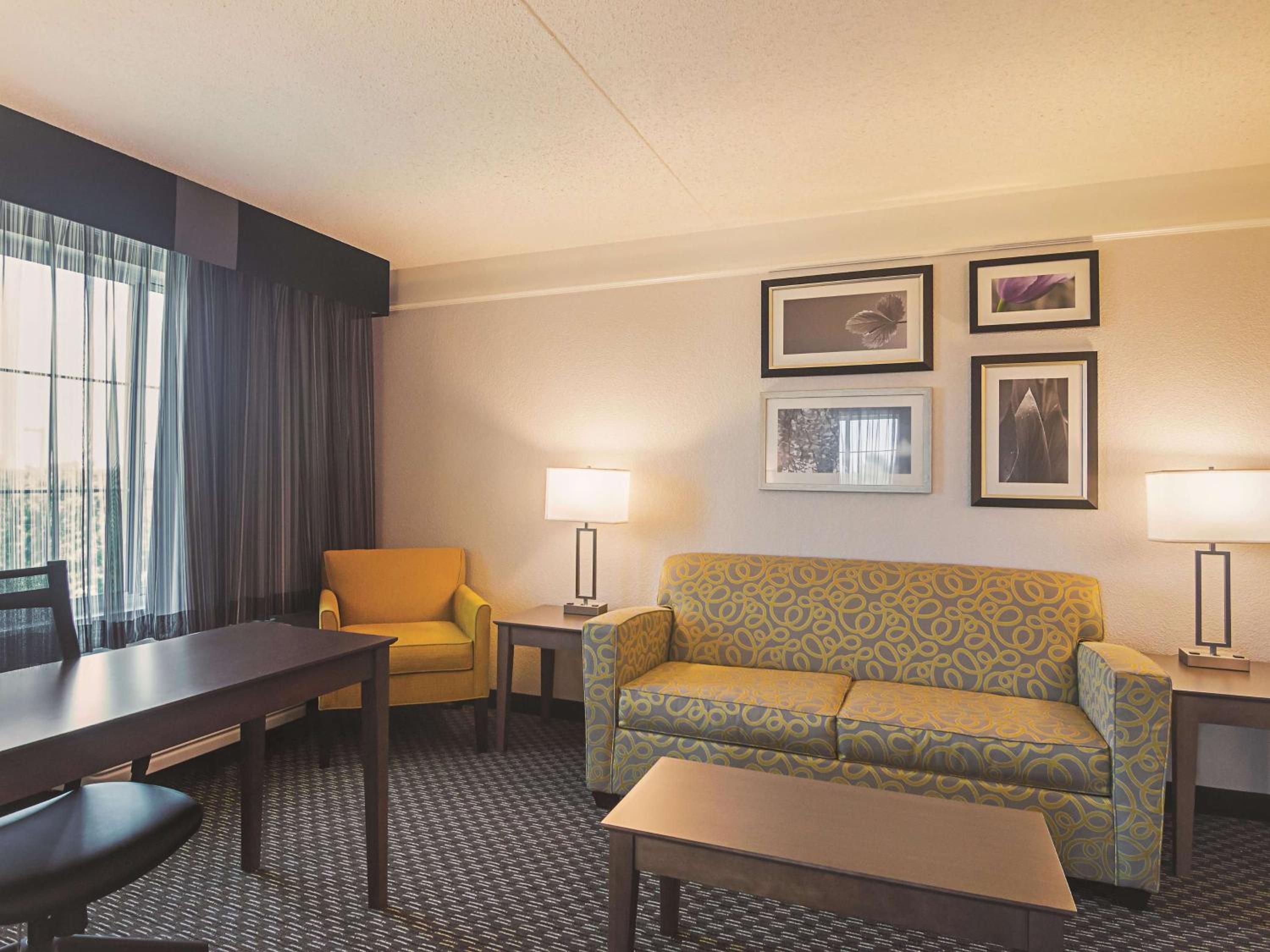 King Suite - Photo 2