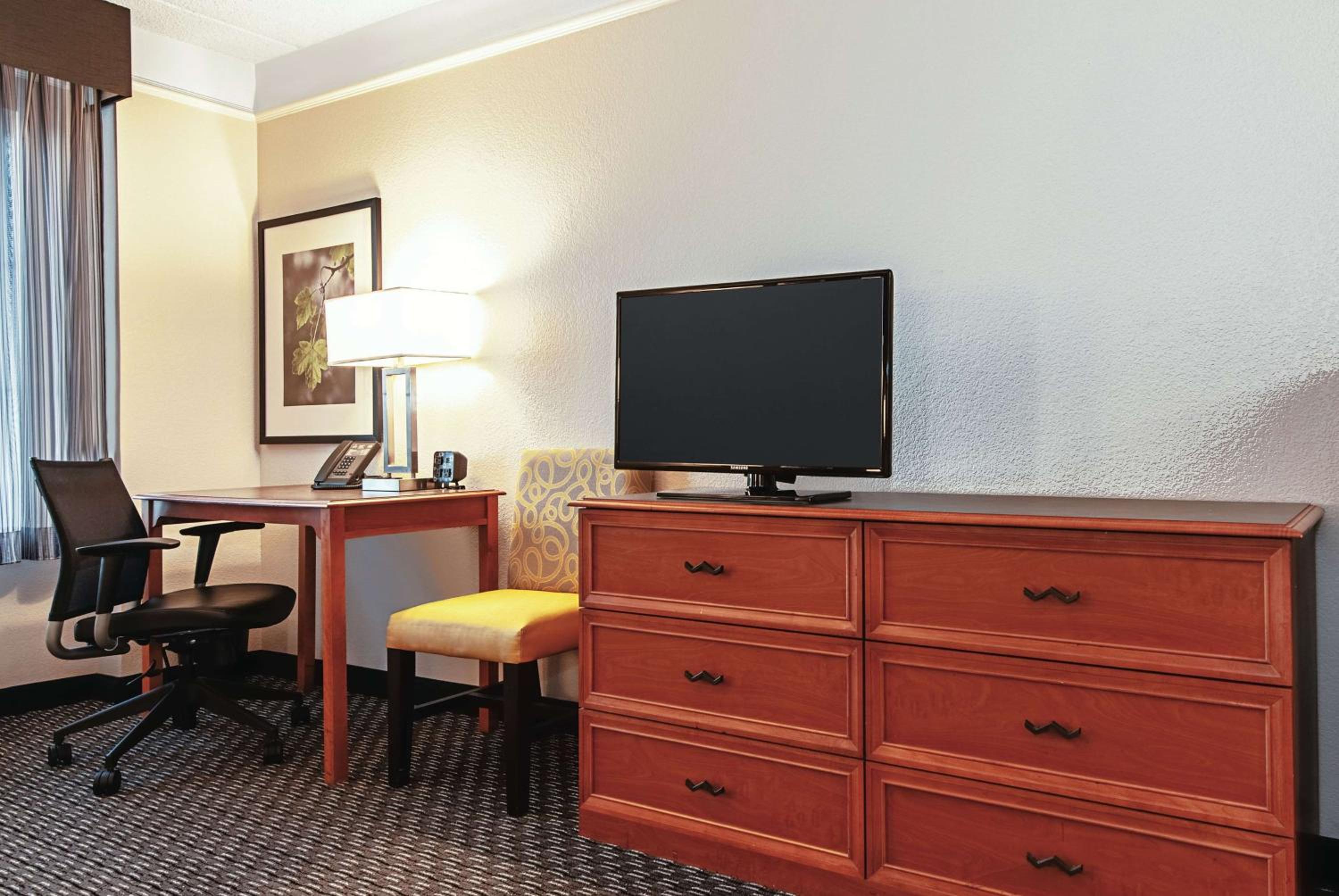 Double Room with Two Double Beds - Photo 8