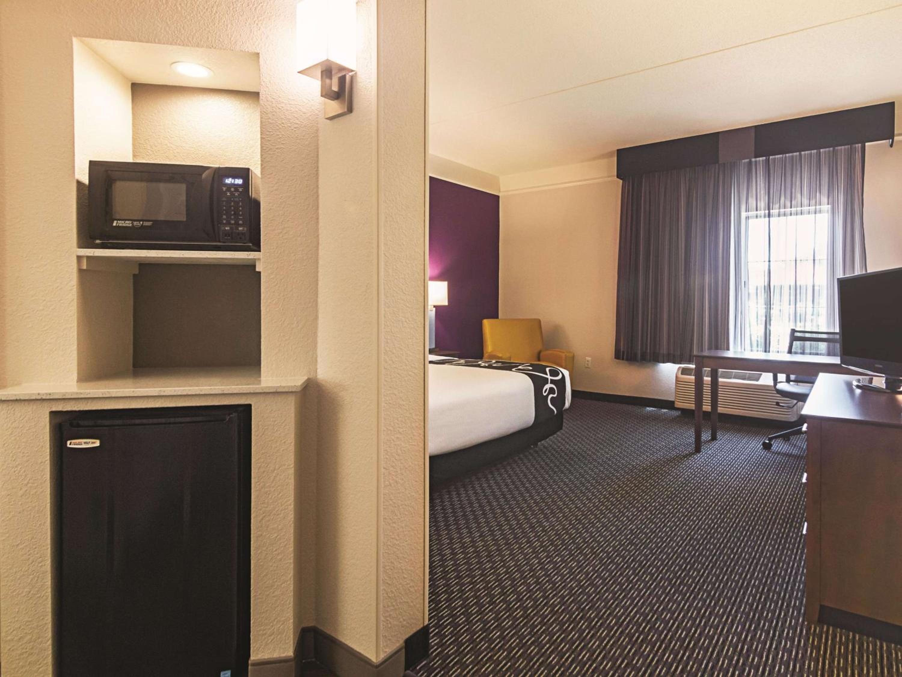 Deluxe King Room - Photo 3