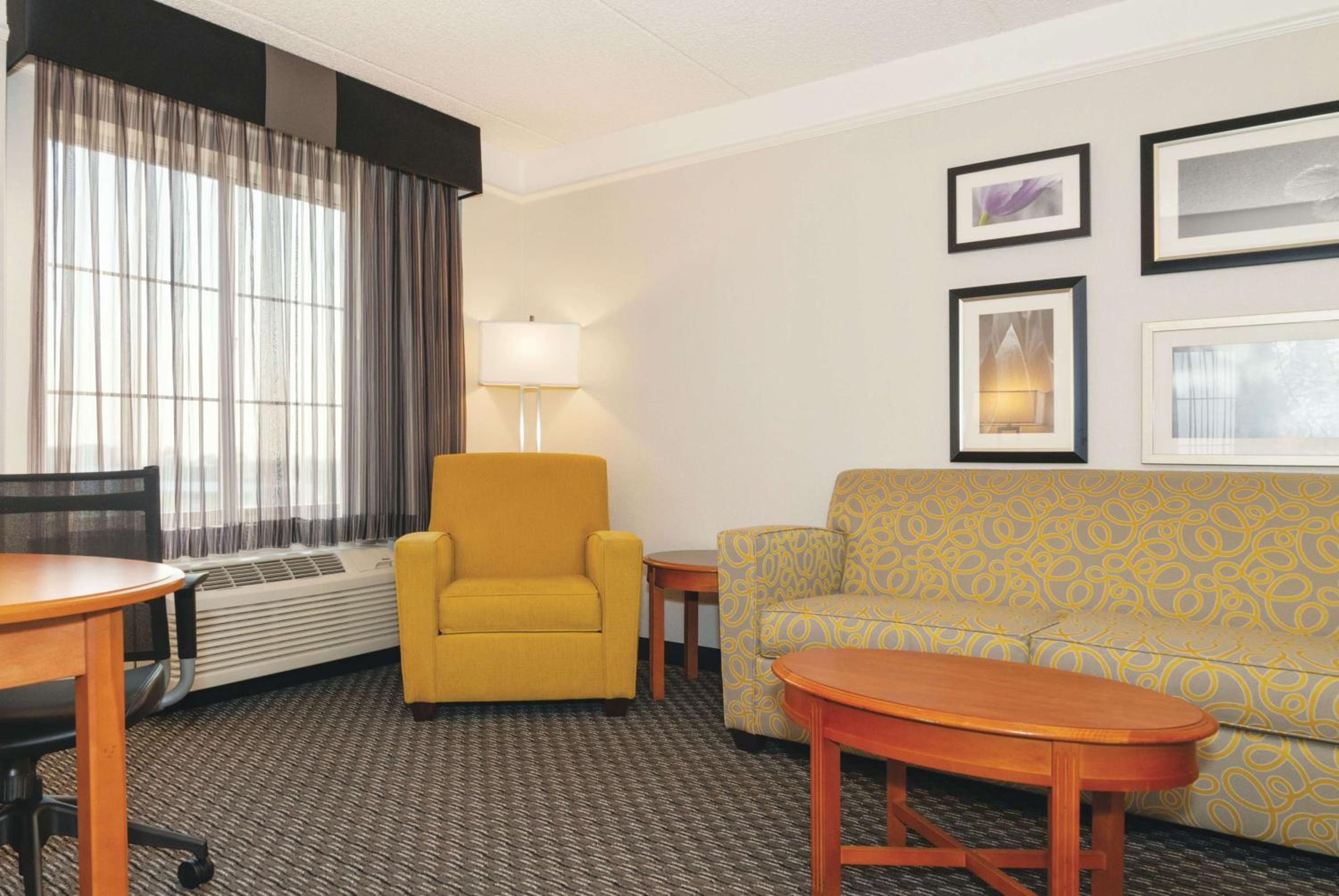King Suite with Sofa Bed - Photo 8